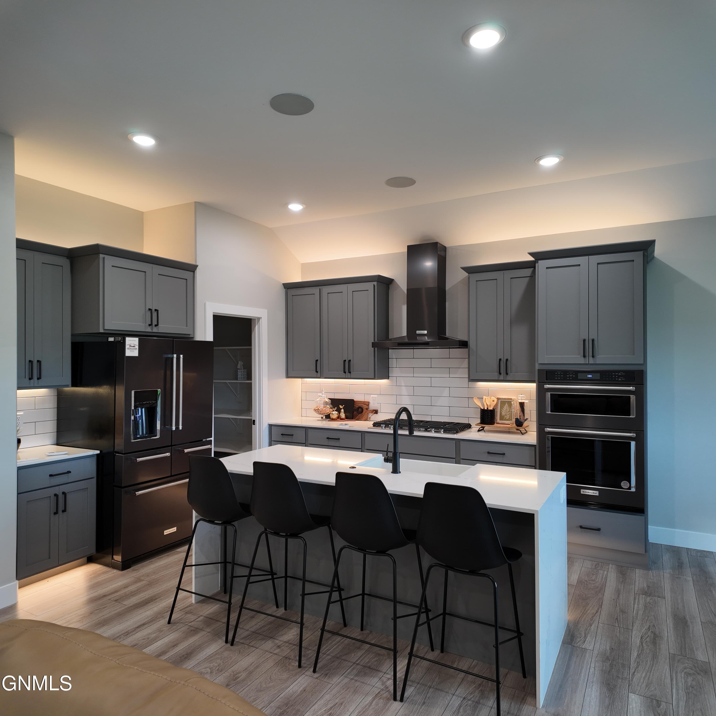2412 Dutton Circle SE — photo