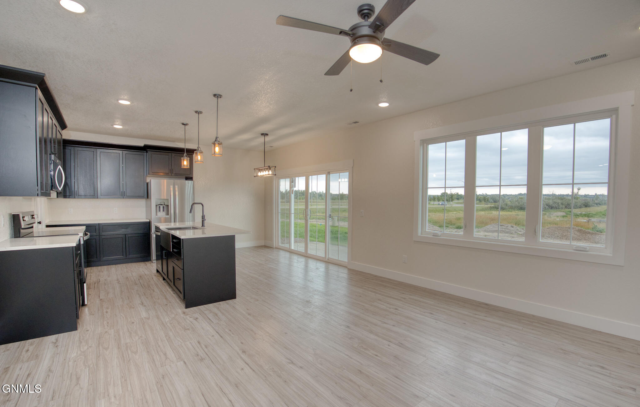 507 46th Street E, Williston, ND 58801 — photo 3