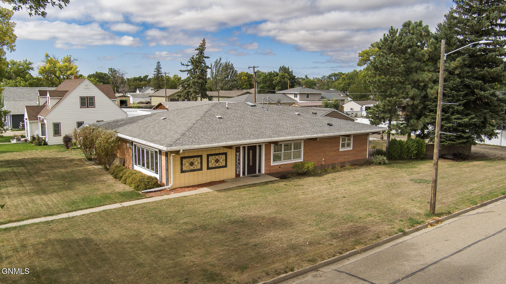 301 4th Avenue NE — photo