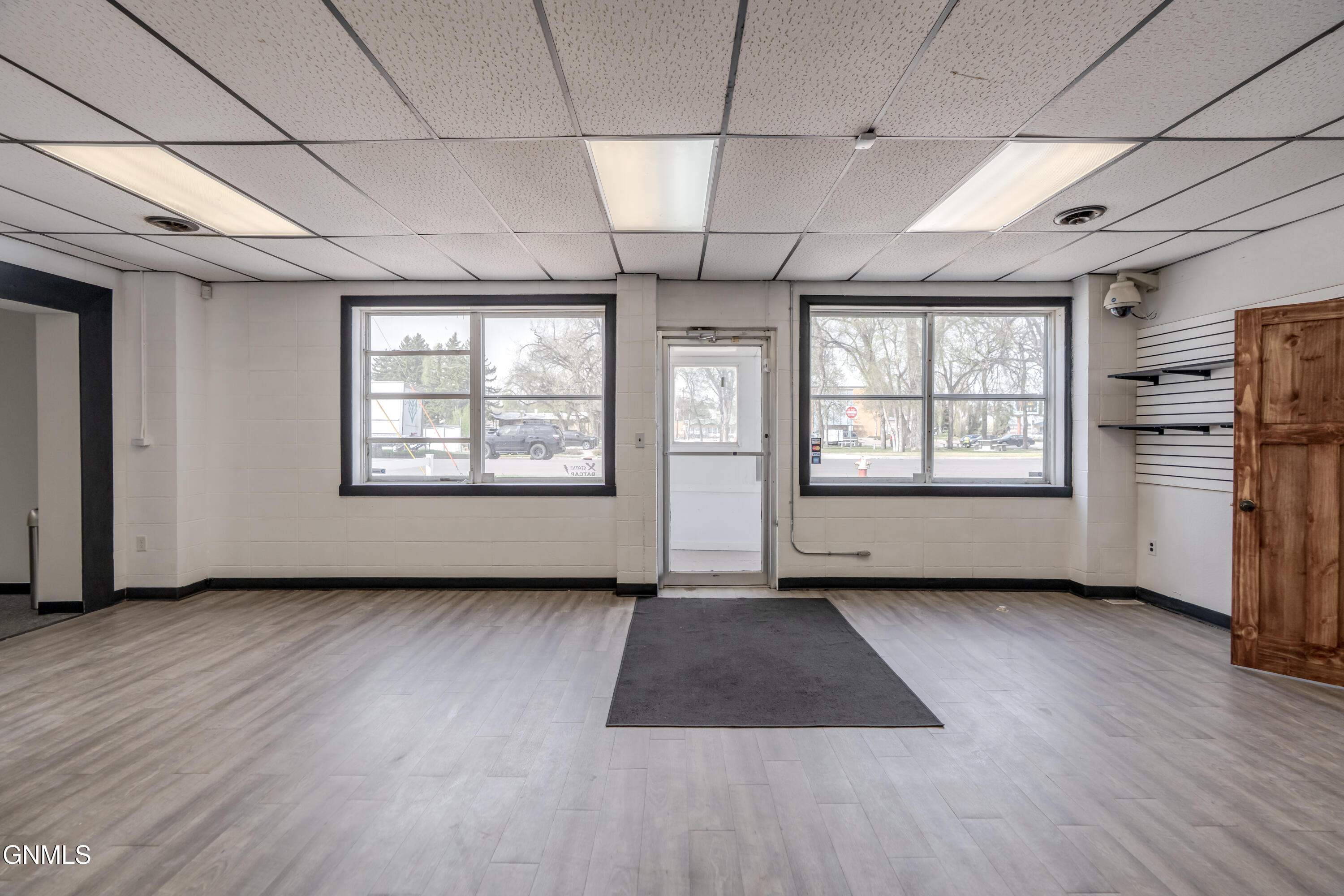 2521 Railroad Avenue, Suite 1 — photo
