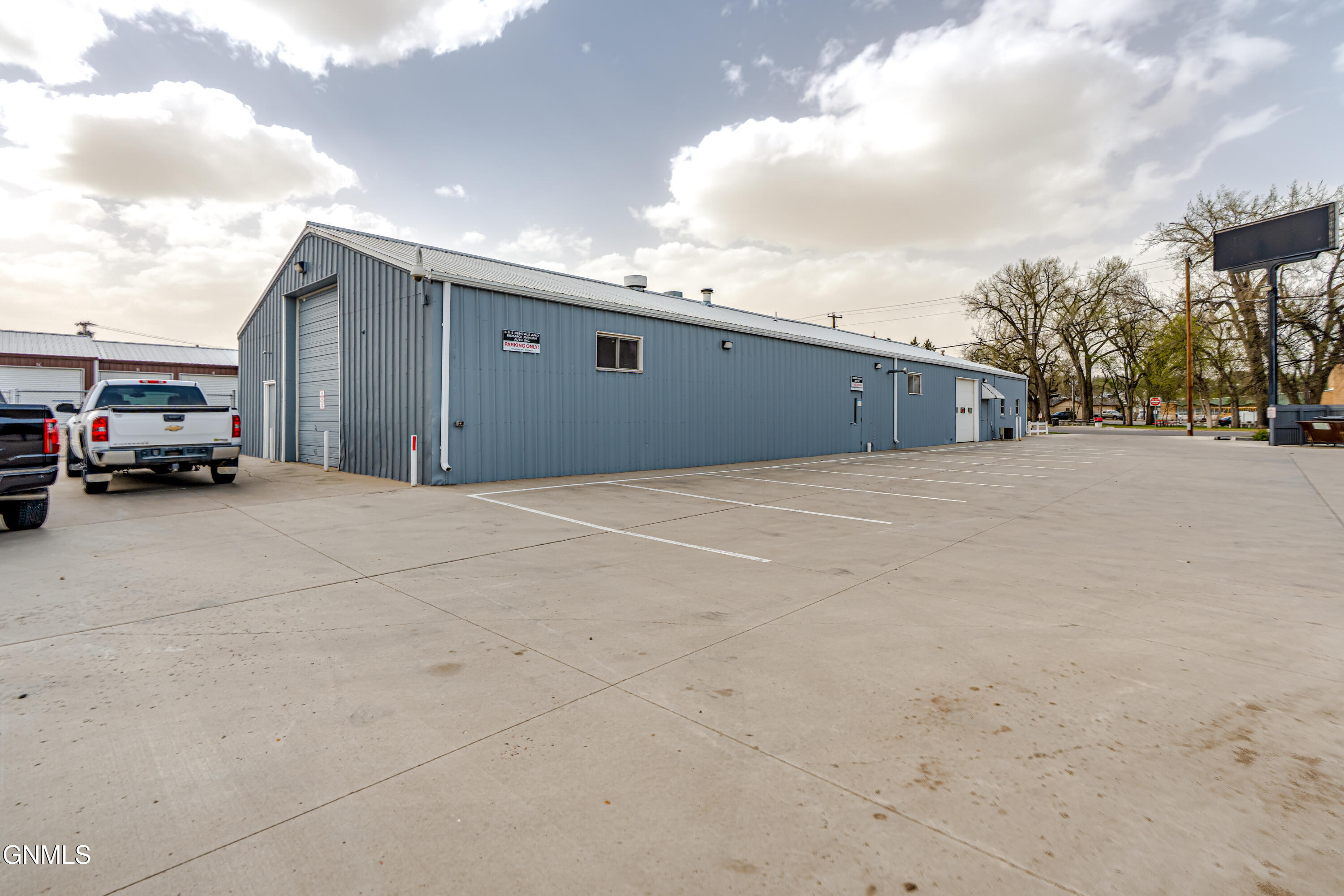 2521 Railroad Avenue, Suite 3 — photo