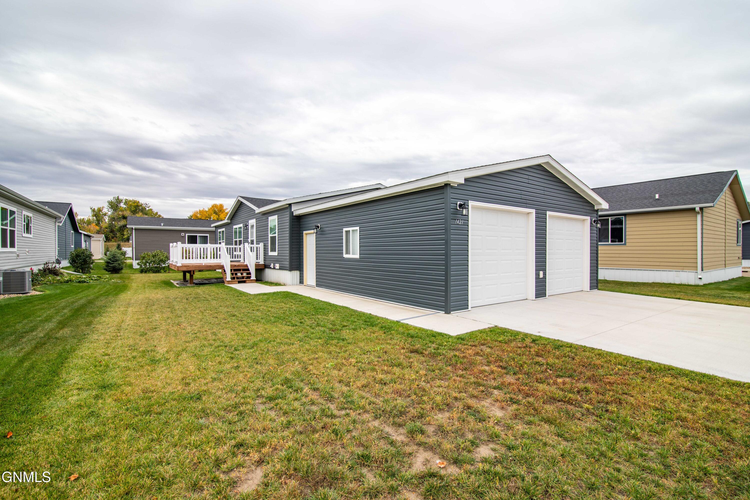 1421 Fox Drive SE — photo