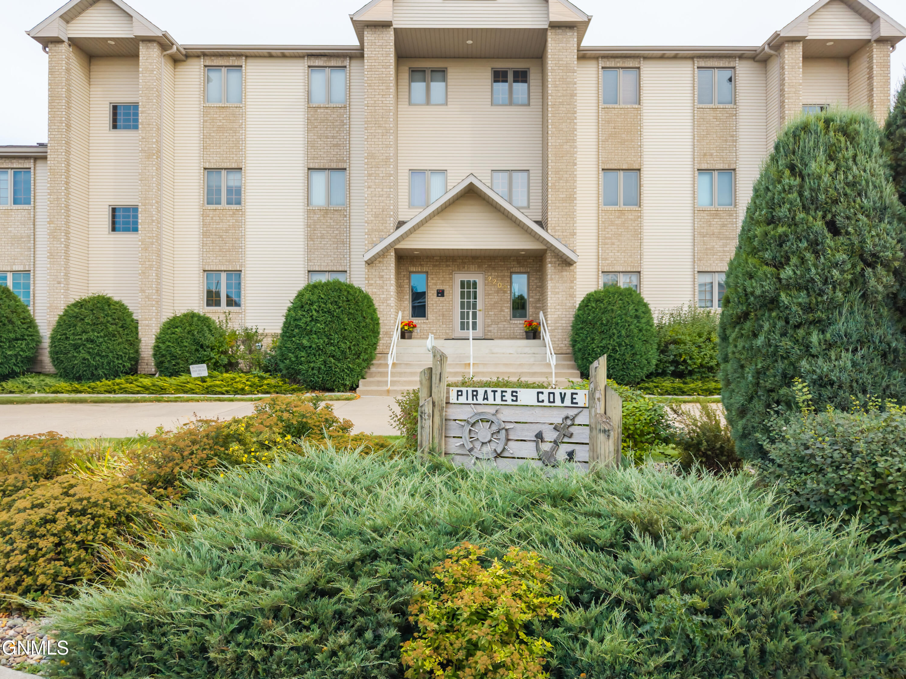 2200 Pirates Loop SE, 7 — photo