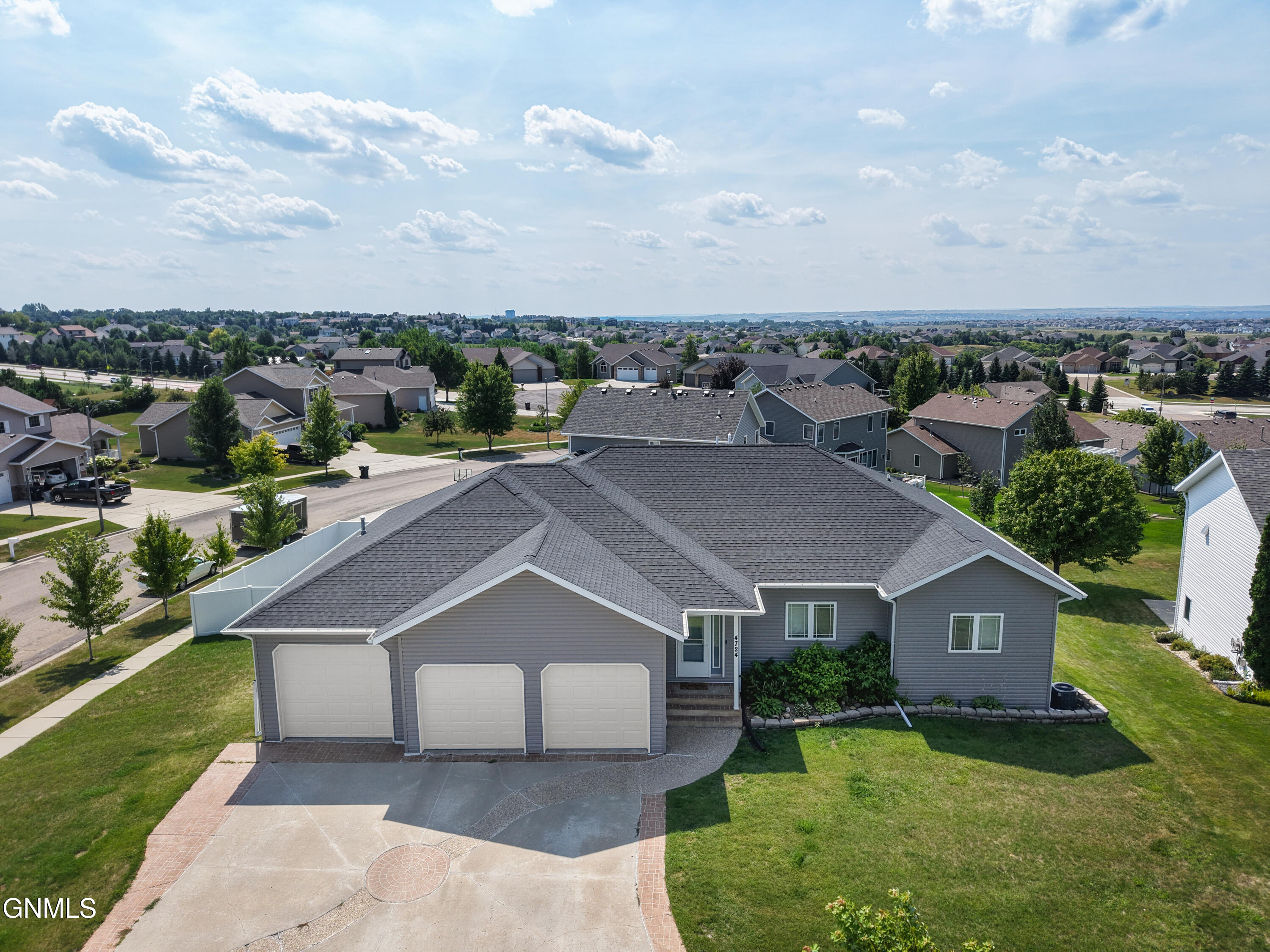 4724 Fountainblue Drive — photo