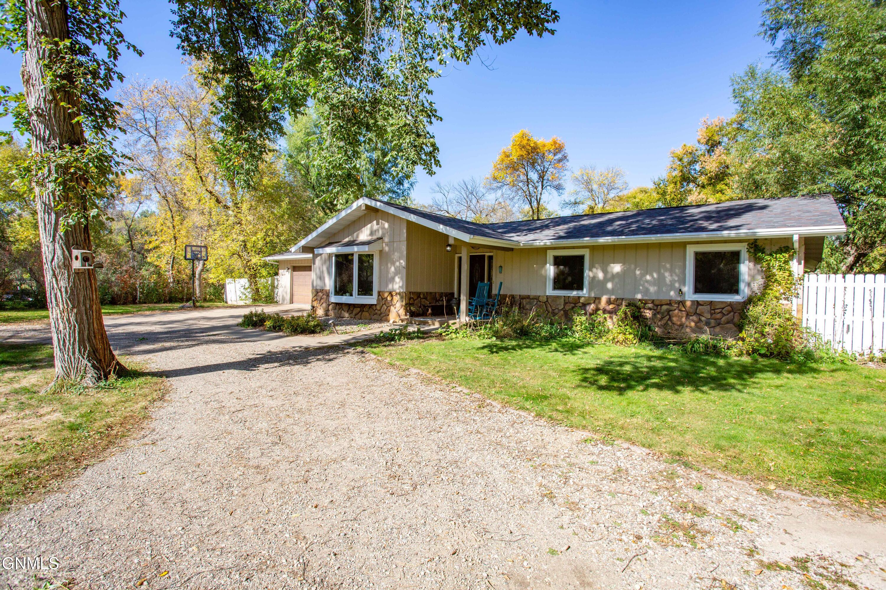 9116 Briardale Drive — photo