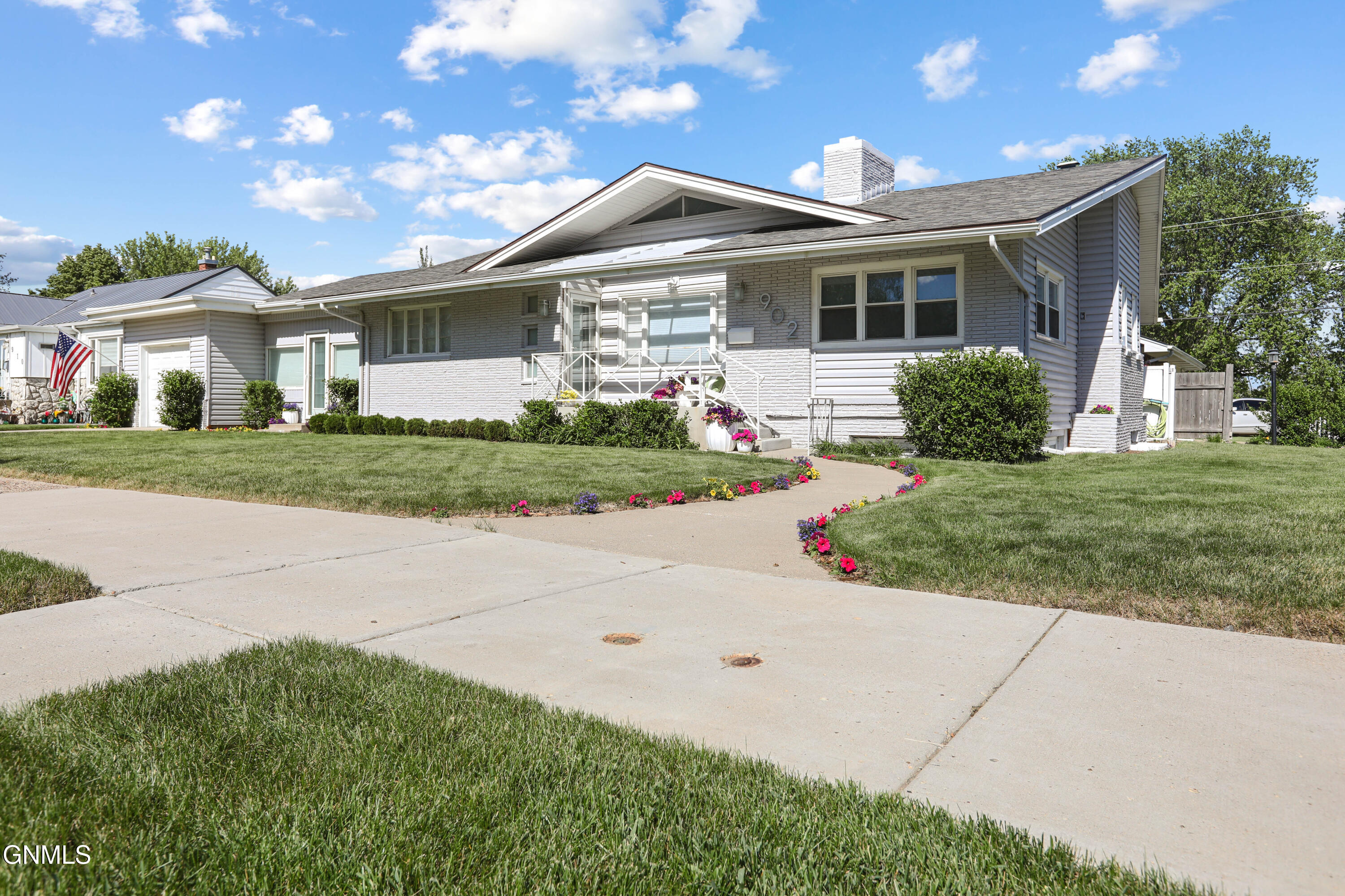 902 4th Avenue E, Williston, ND 58801 — photo 3