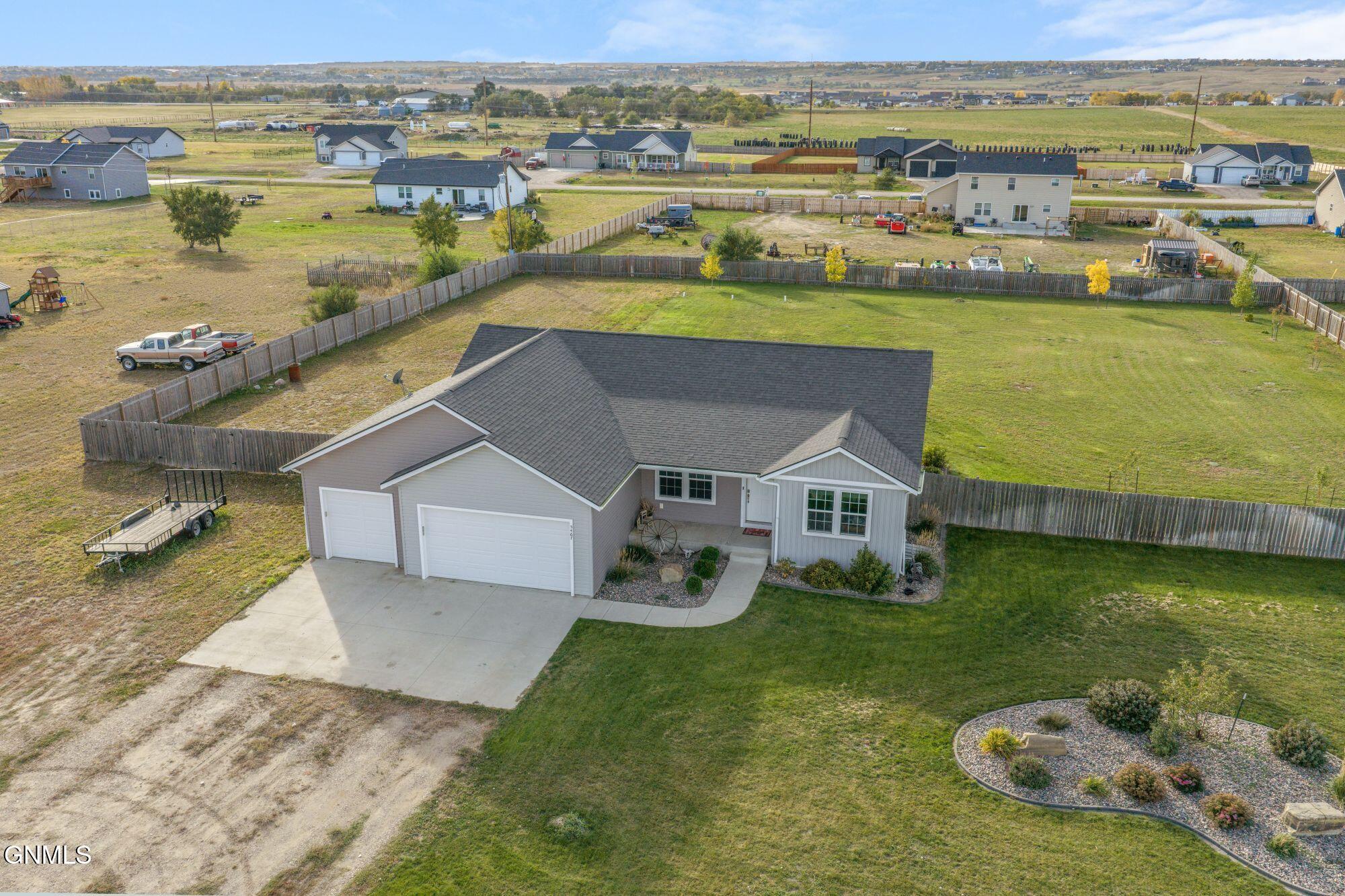5467 Clear Water Lane — photo