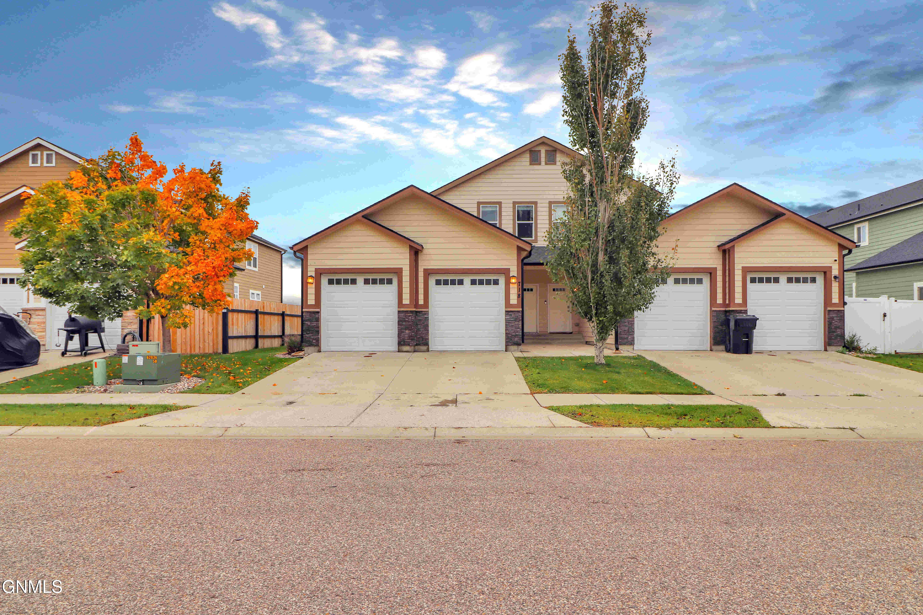 718 40th Street E, Williston, ND 58801 — photo 2