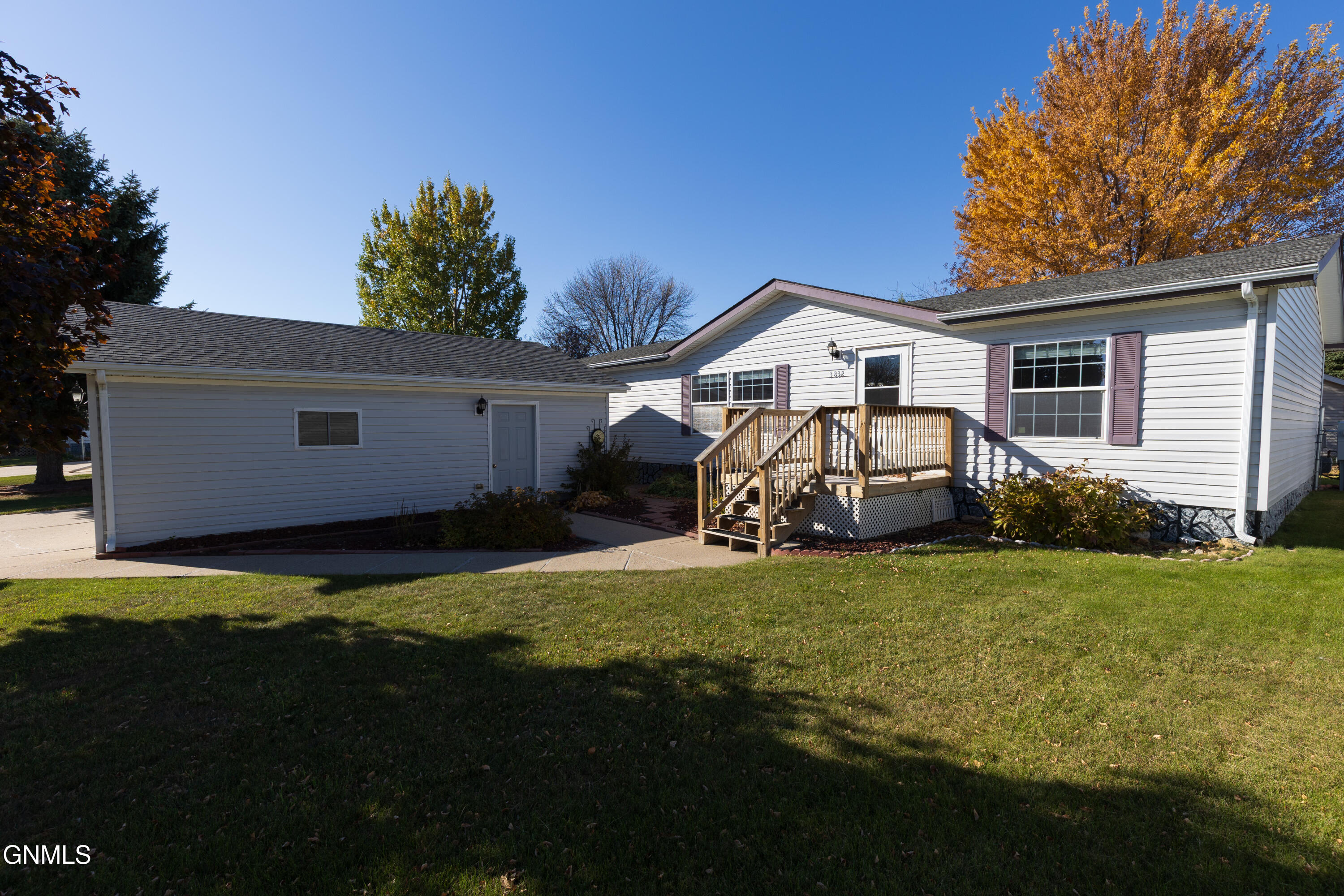 3832 Avondale Drive — photo