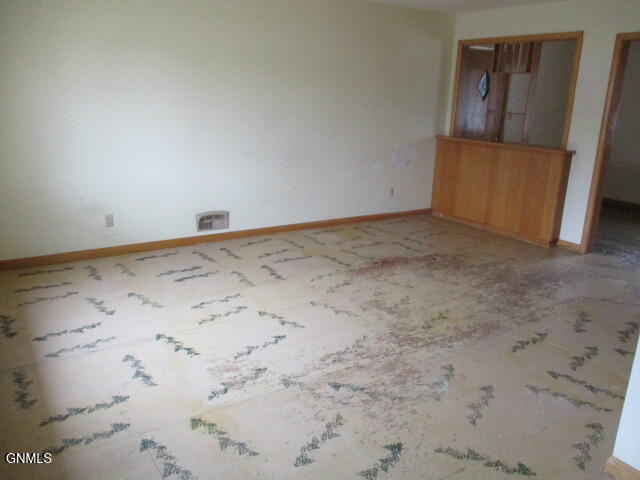 2111 E East E, Bismarck, ND 58501 — photo 2