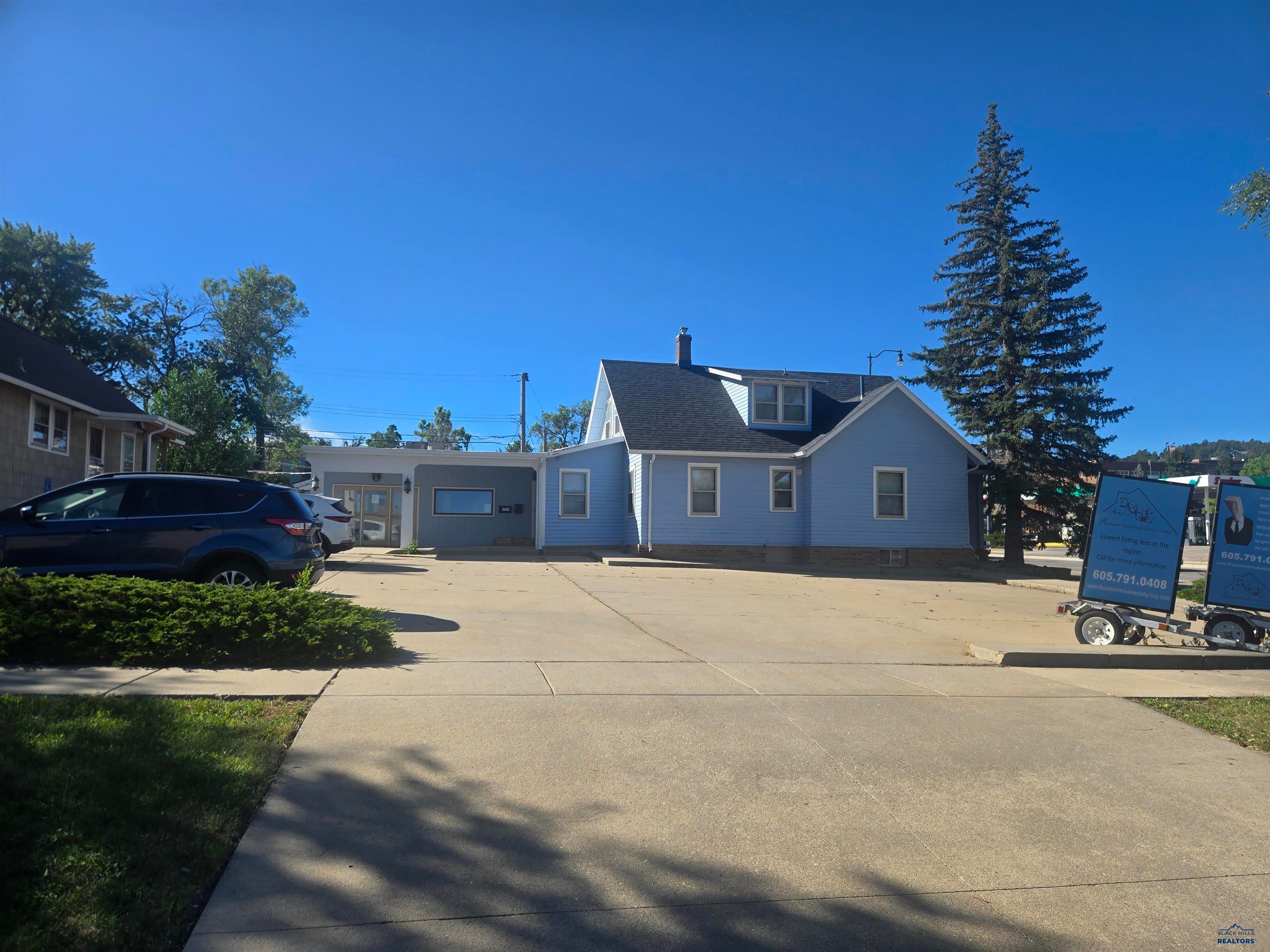 1508 Mt Rushmore Rd — photo