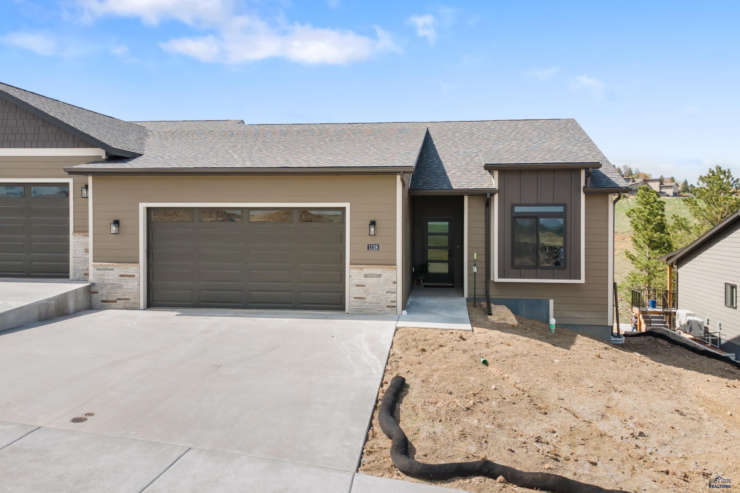 1108 Pinnacle Ct — photo