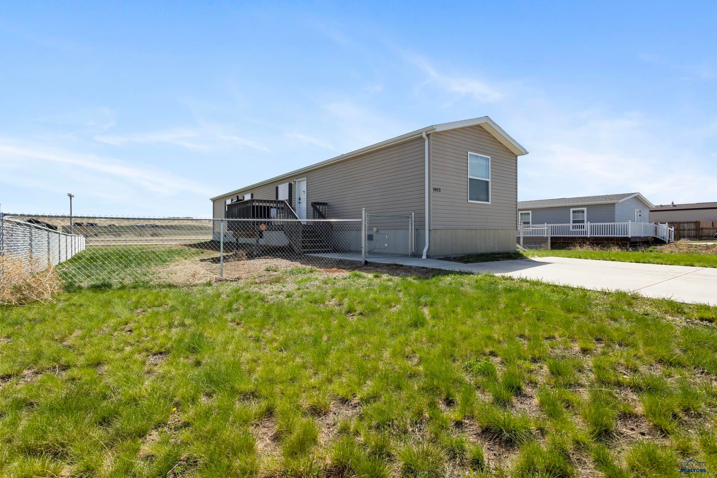 1013 Bennington Dr — photo