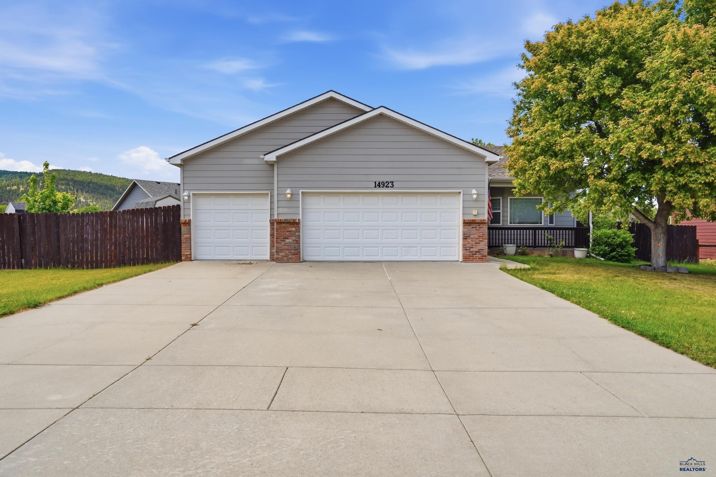 14923 Glenwood Dr — photo
