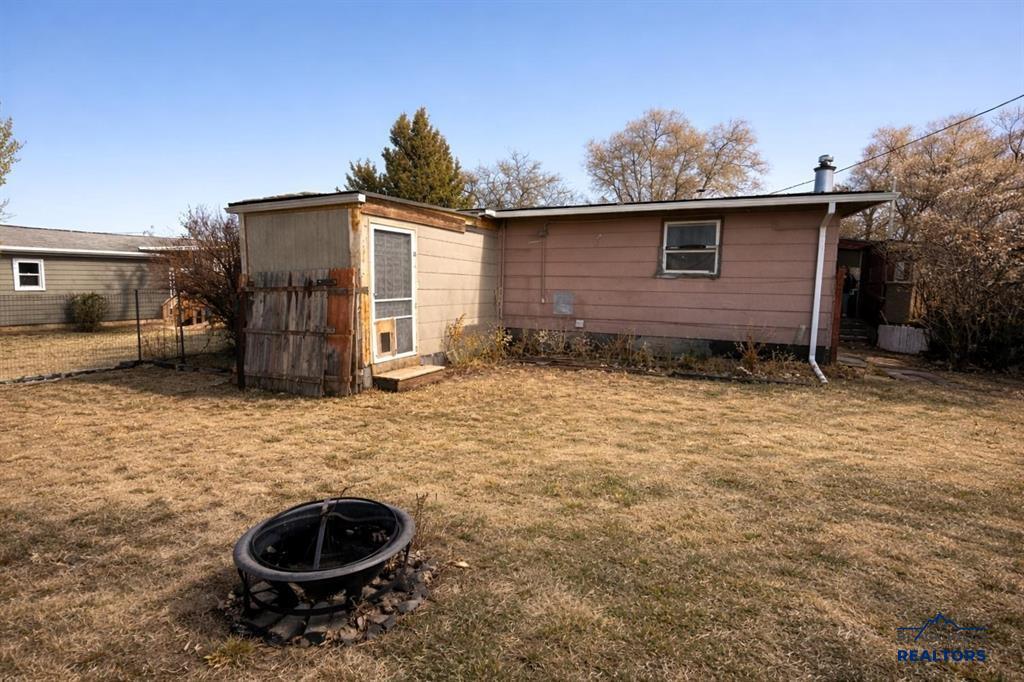 306 10th Avenue, Edgemont, SD 57735 — photo 2