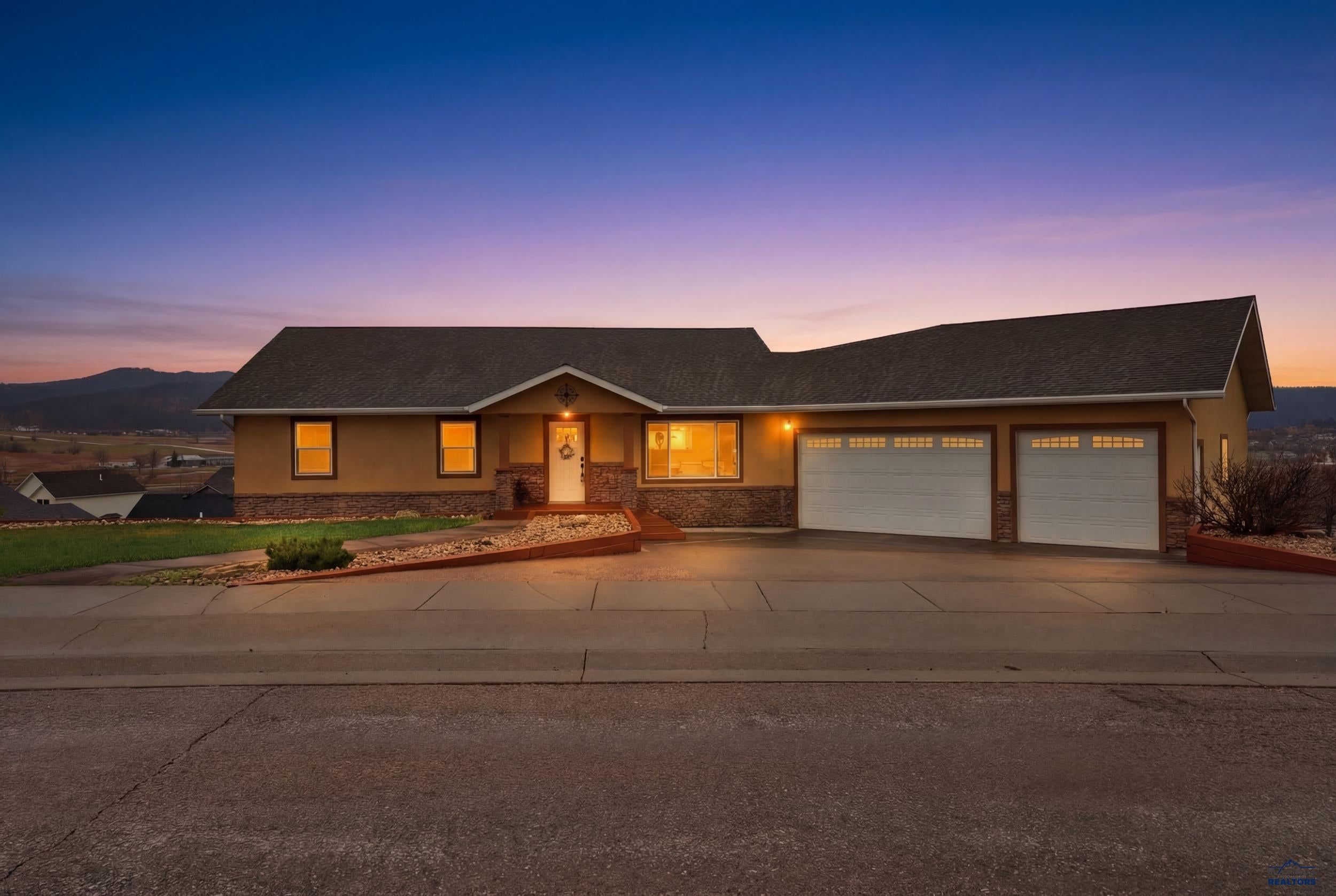 2471 Camaro Dr — photo