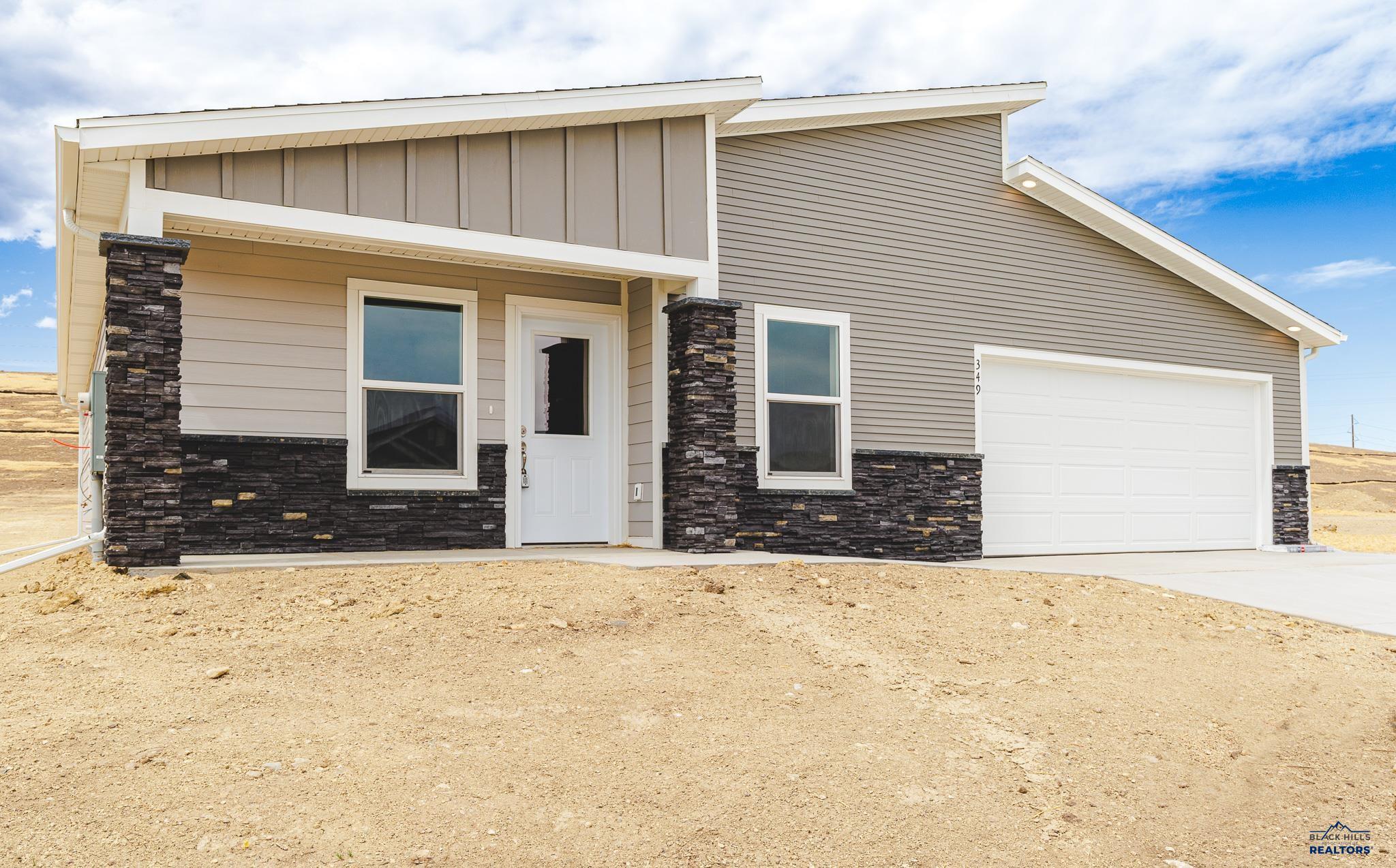 349 N Valley Dr — photo
