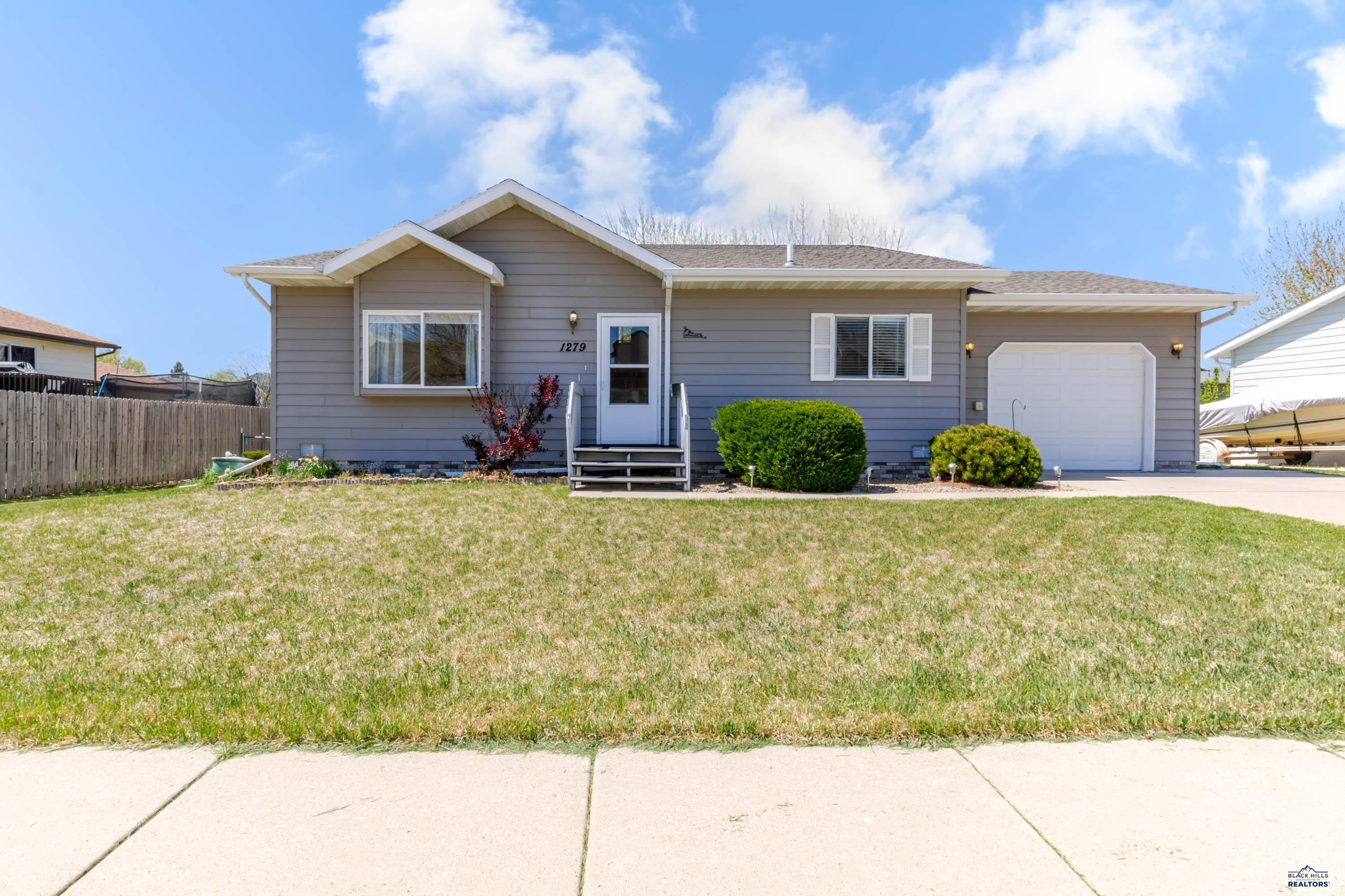 1279 Pennington — photo