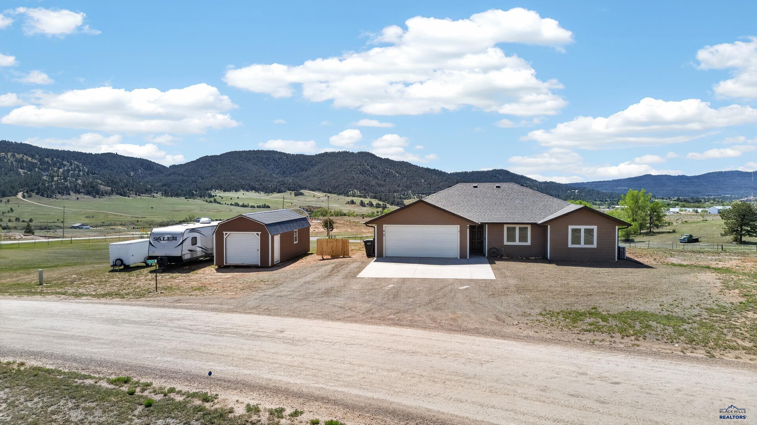 12929 Sapphire Ln — photo