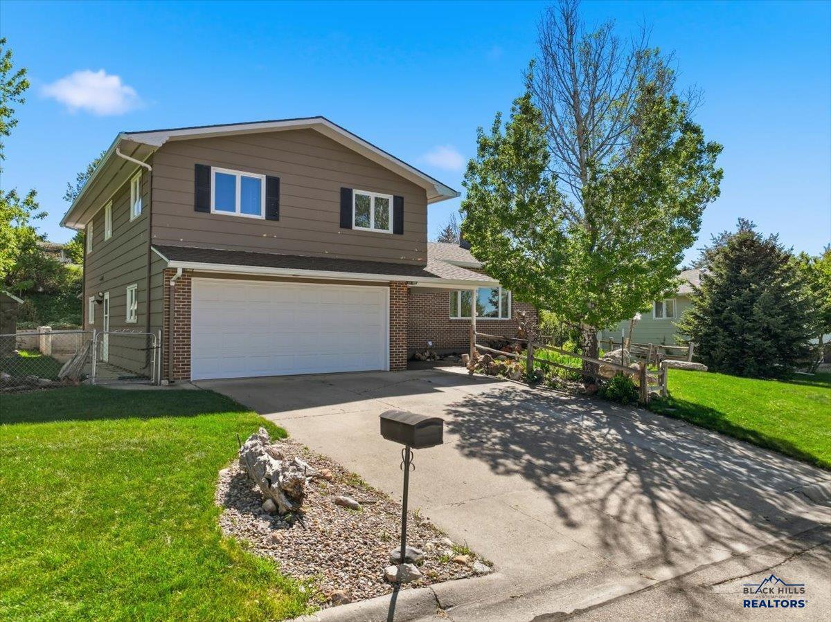 135 Ash Ct — photo