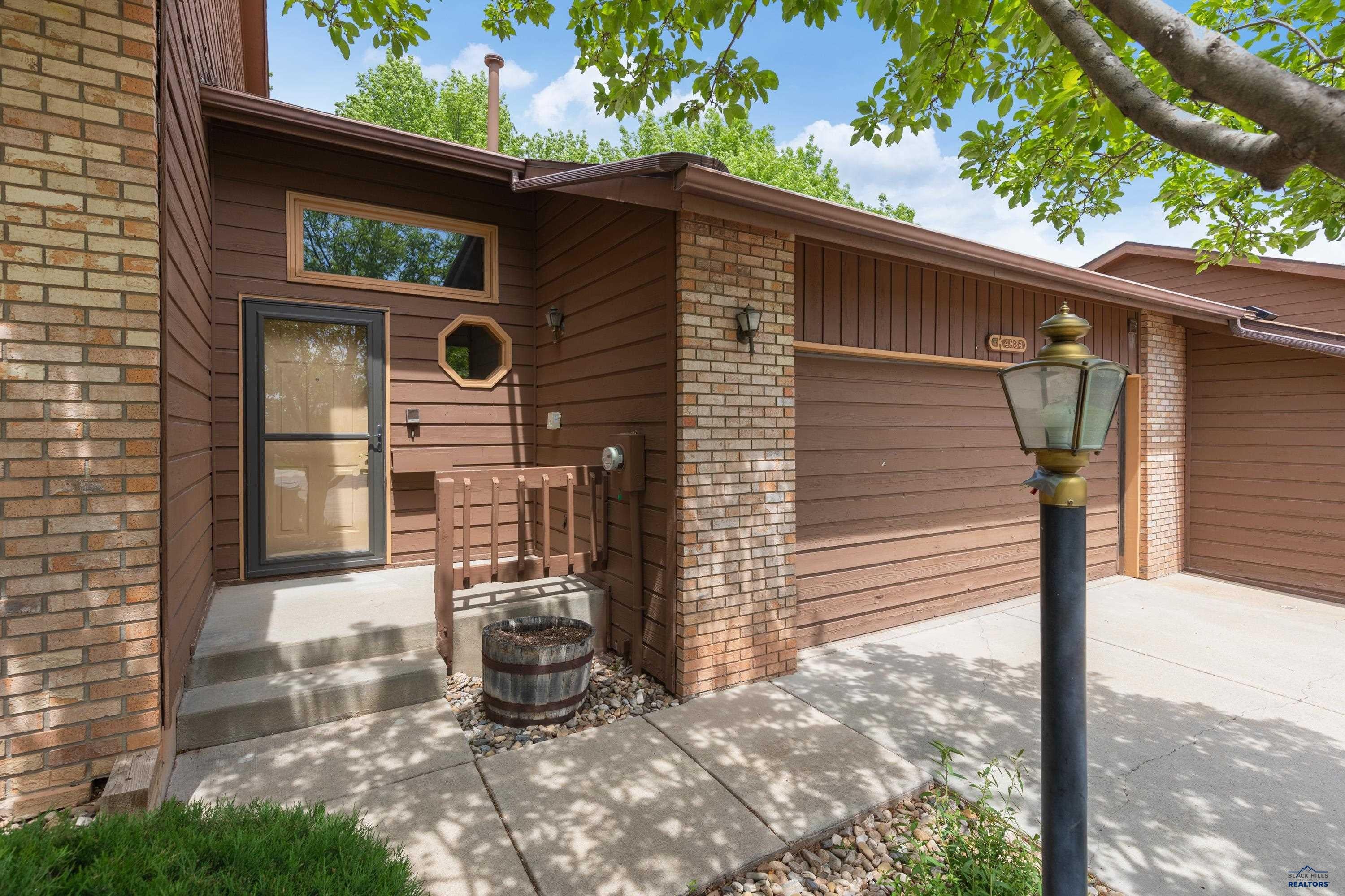 4834 Mountain Springs Ct — photo