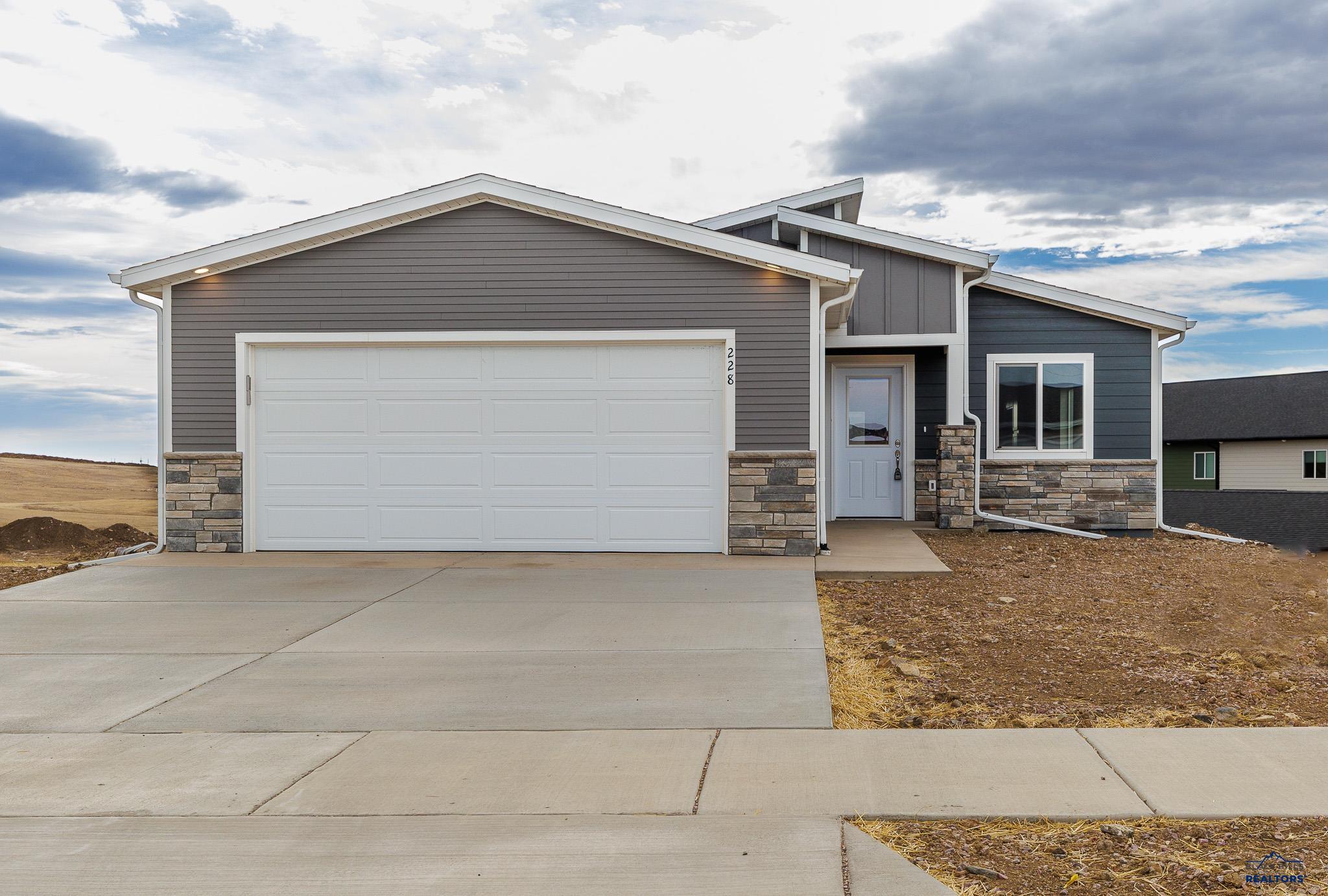 228 N Valley Dr — photo