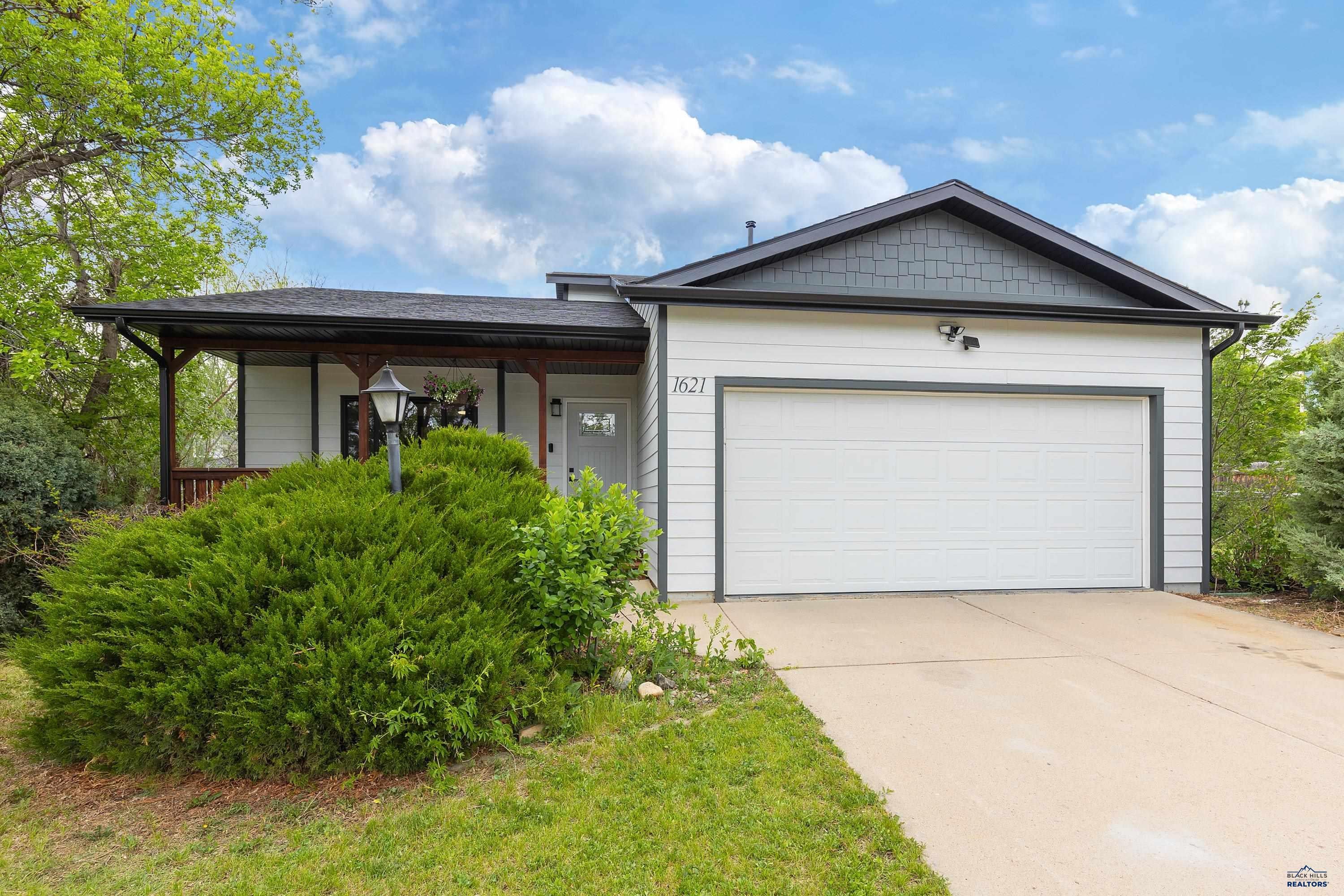 1621 Copperfield Dr — photo