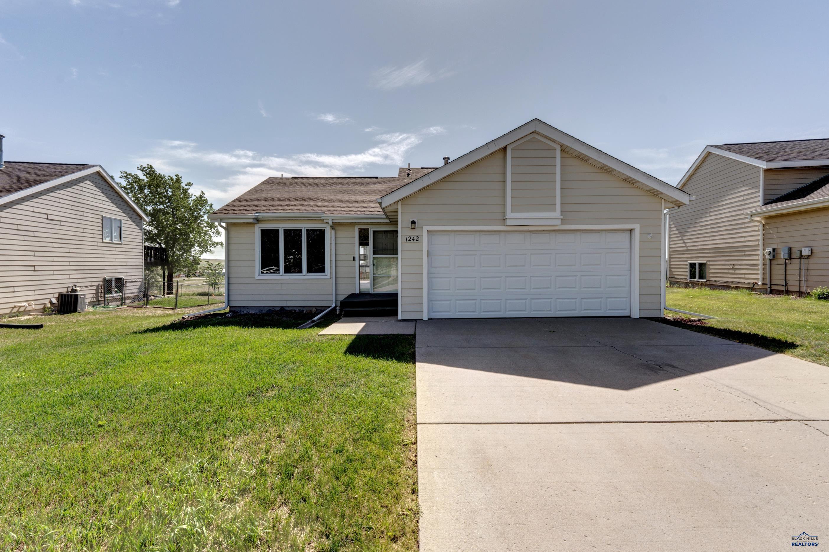 1242 Range View Cir — photo
