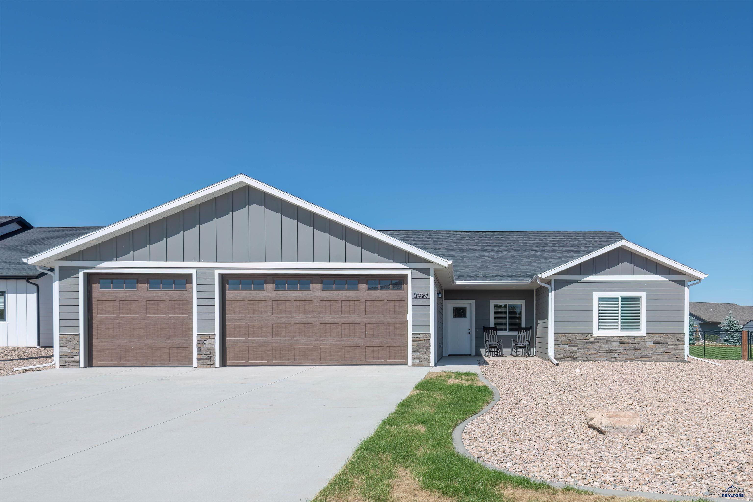 3923 Powder River Ave — photo