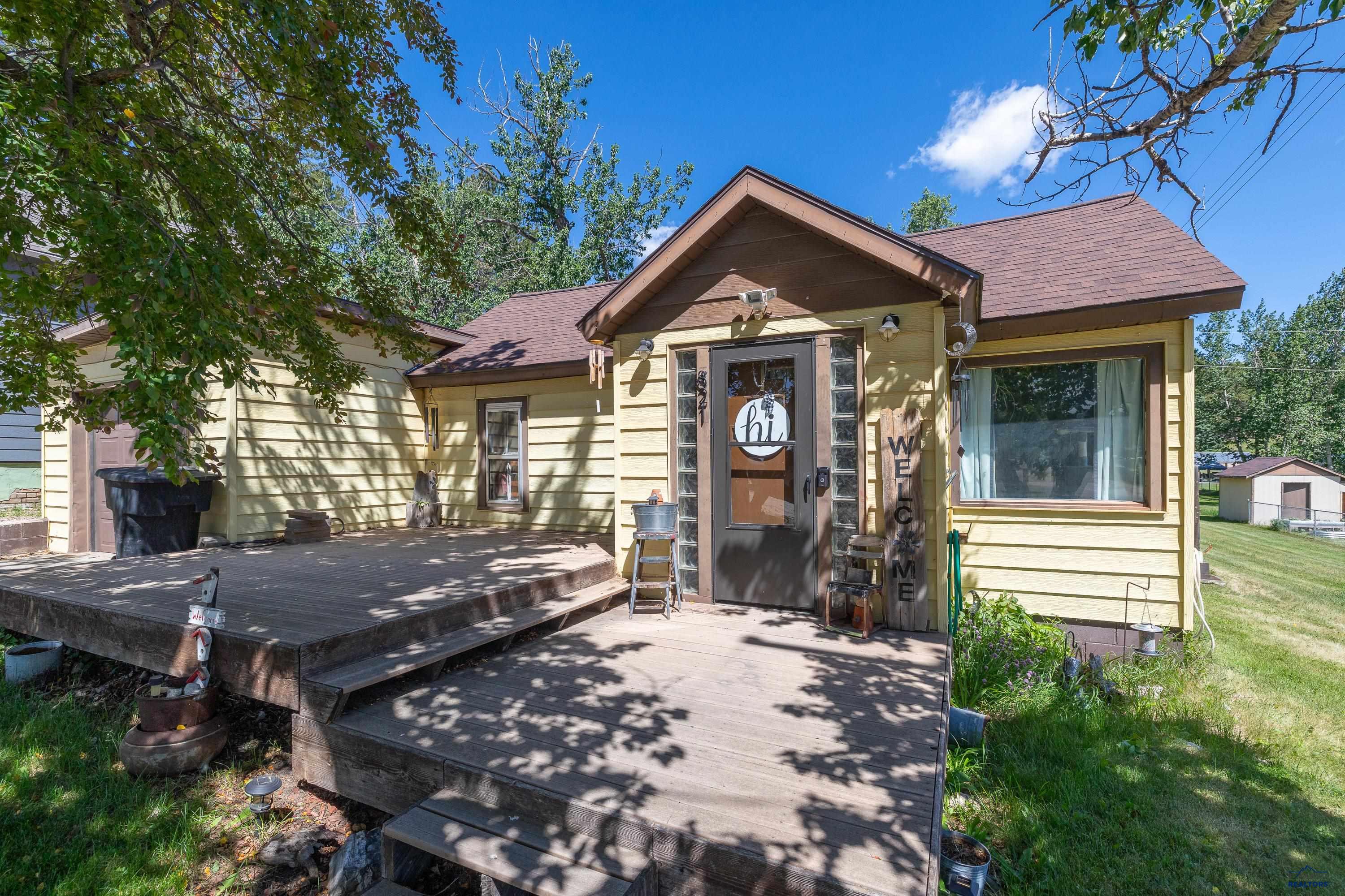 821 Montgomery, Custer, SD 57730 — photo 2