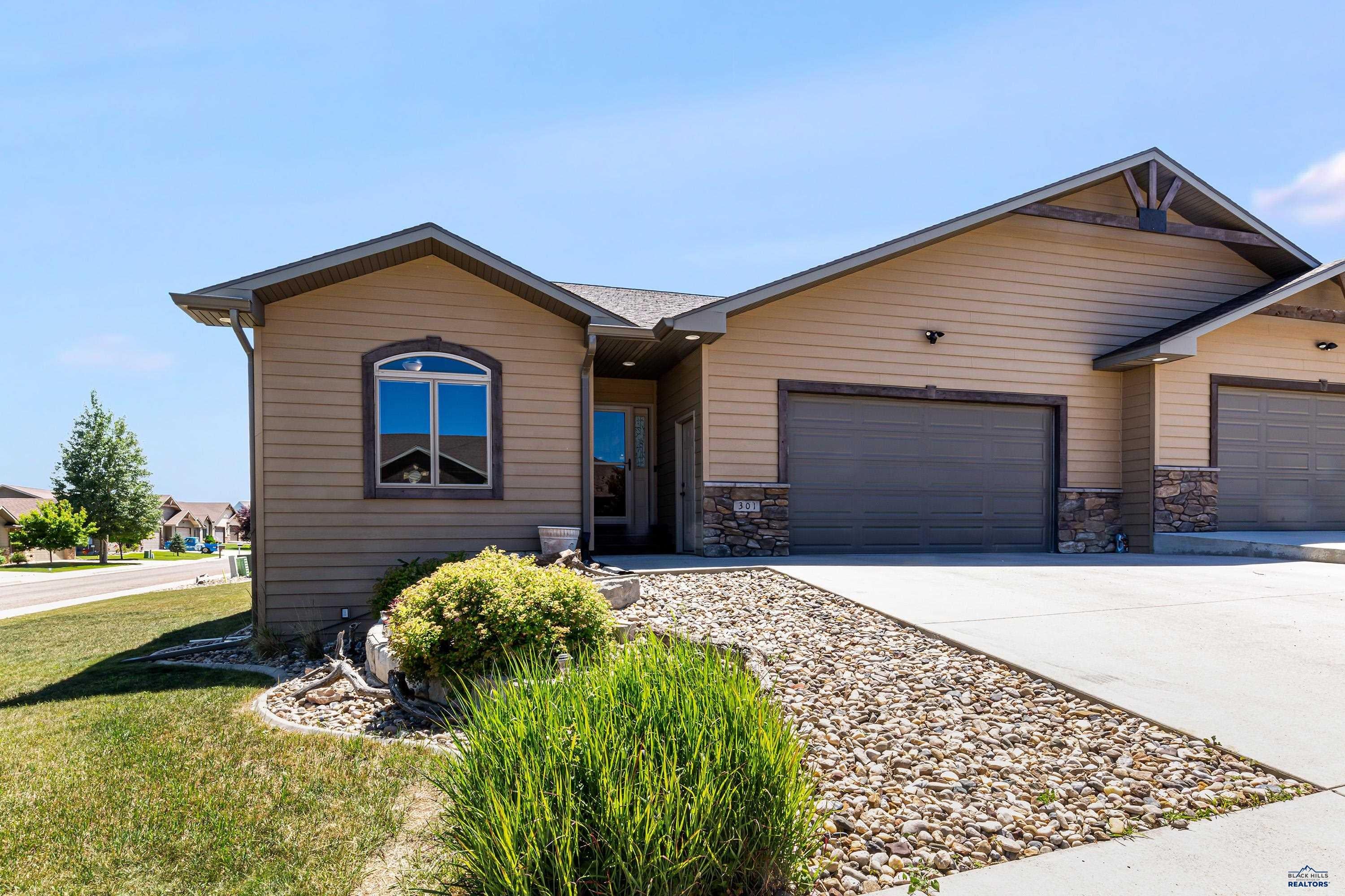 301 Enchanted Pines Dr — photo