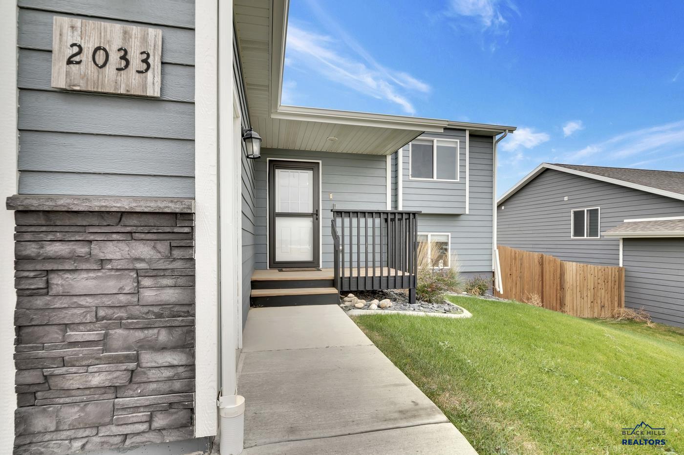 2033 E Philadelphia, Rapid City, SD 57703 — photo 2