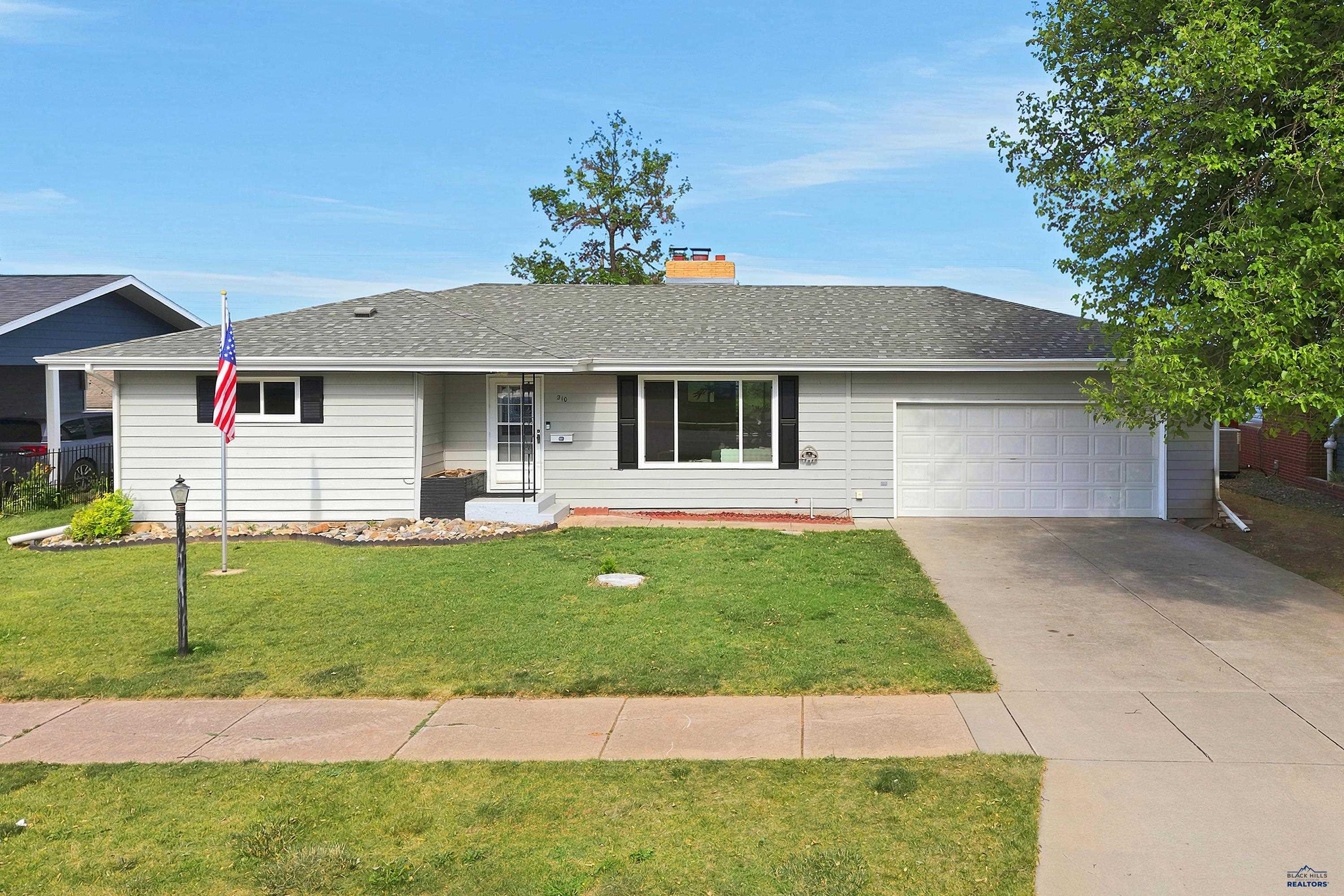 210 Pinedale Drive — photo