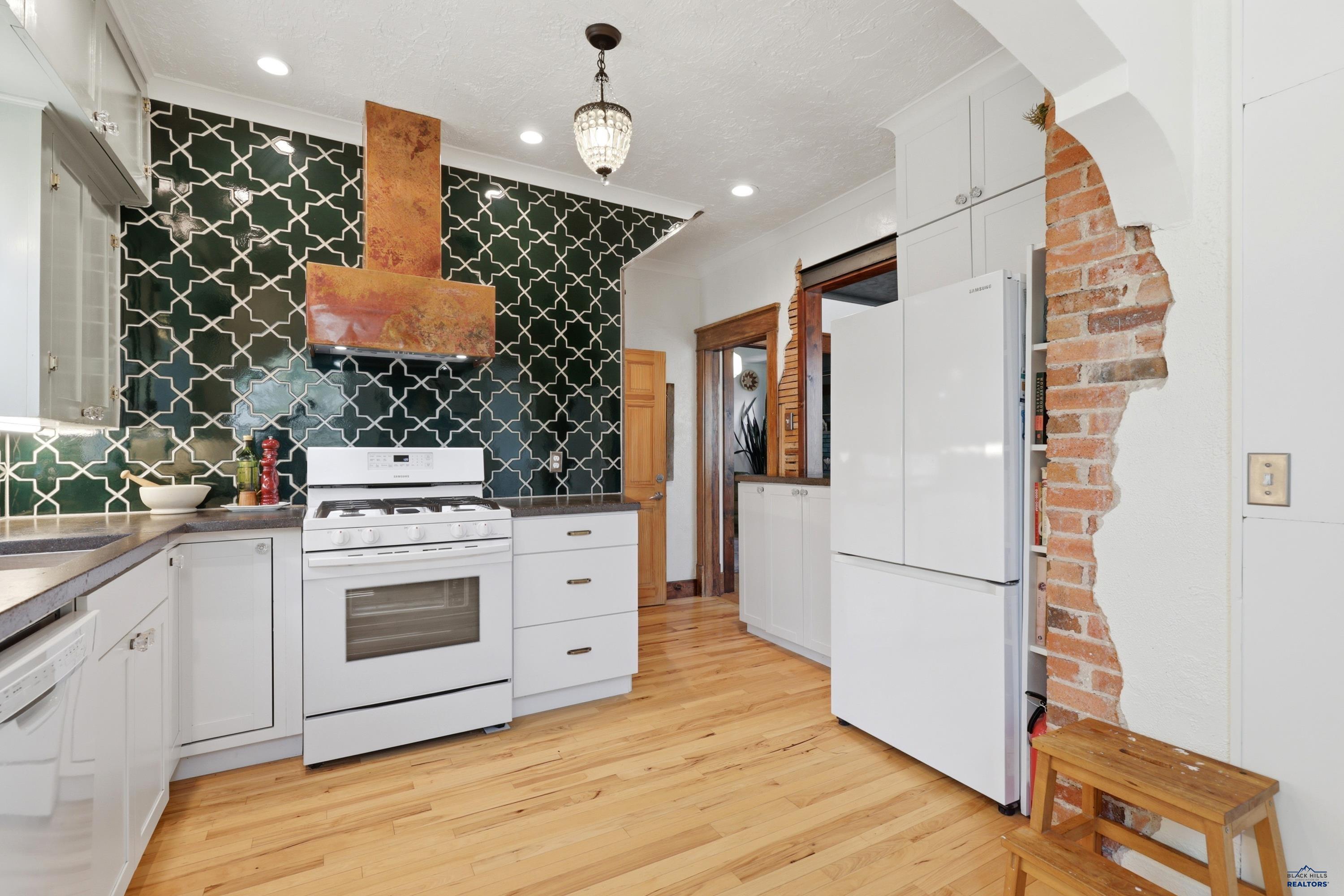 209 St Francis, Rapid City, SD 57701 — photo 2