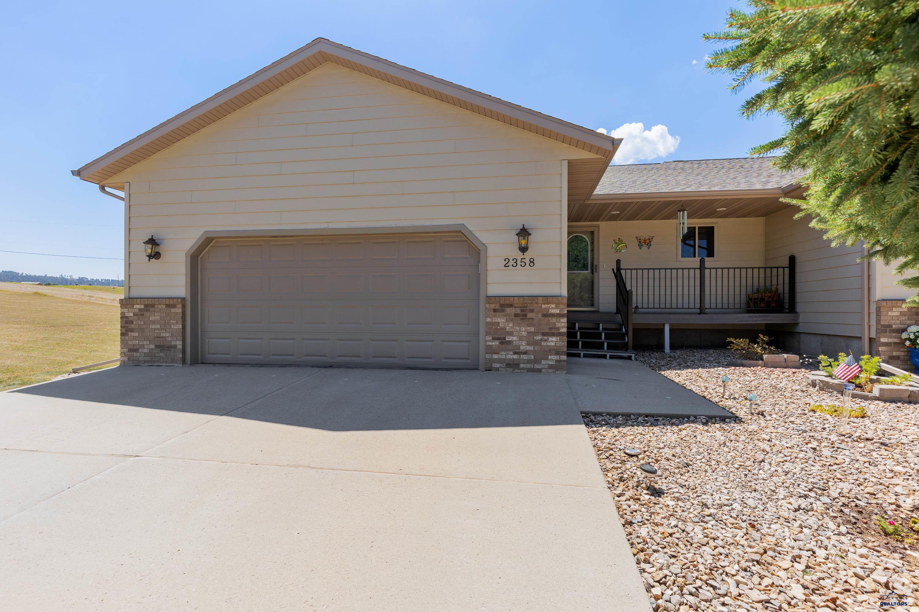 2358 Hillside Drive — photo