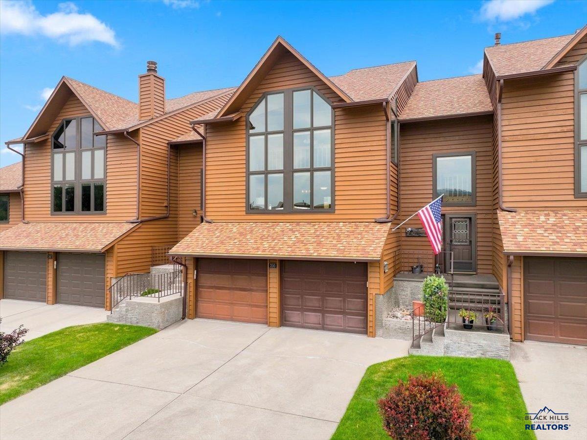 250 Fairway Dr — photo