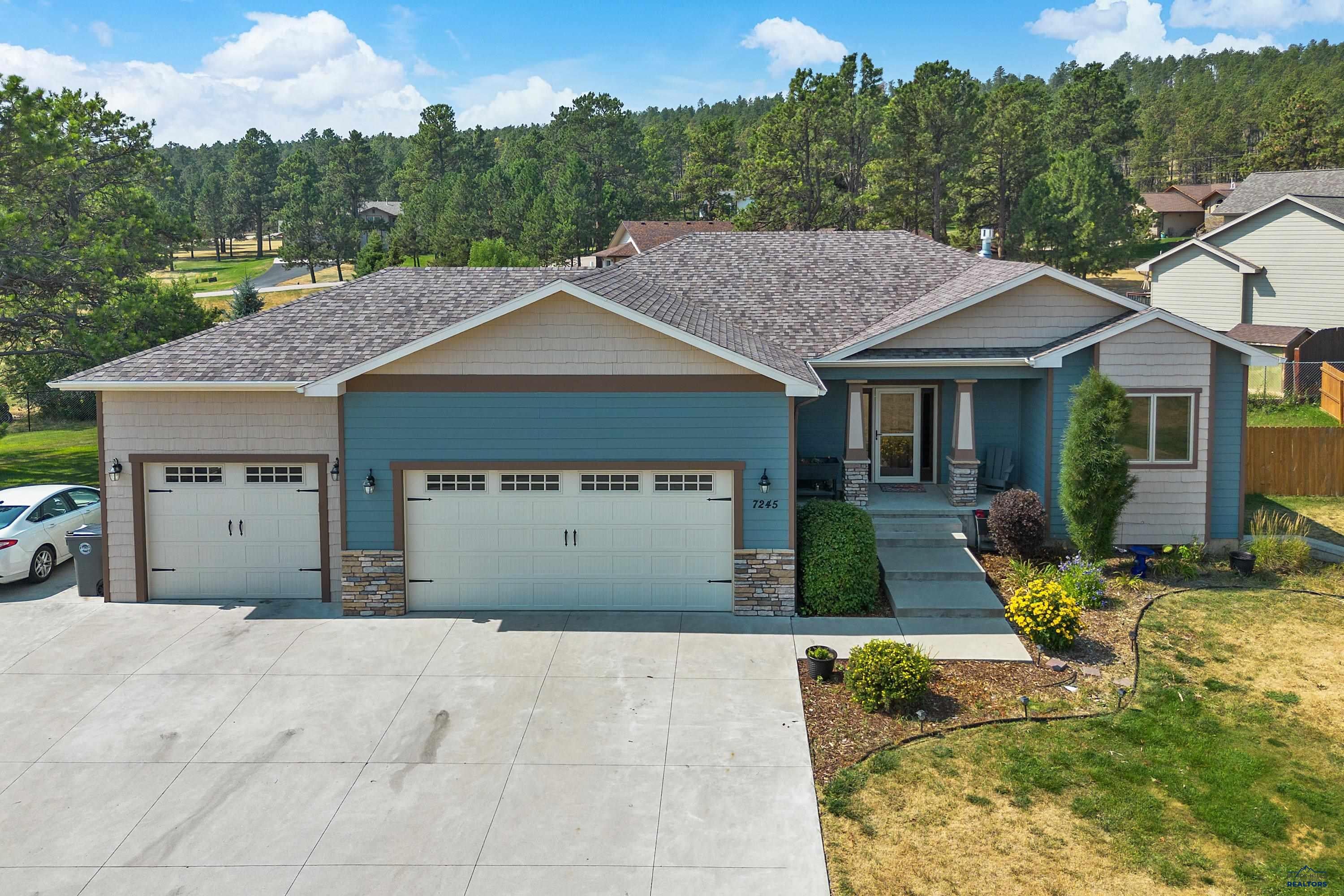 7245 Castlewood Dr — photo