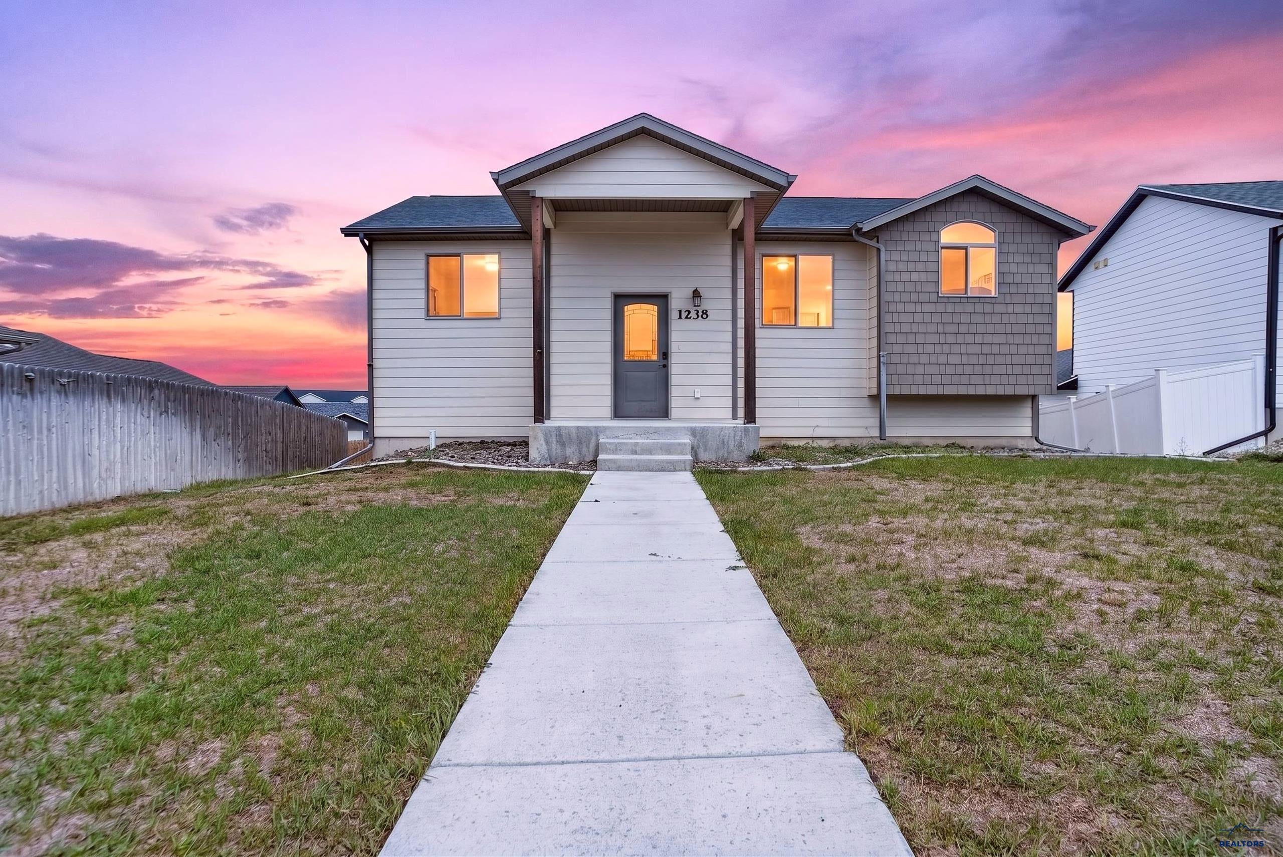 1238 Juneau Dr — photo
