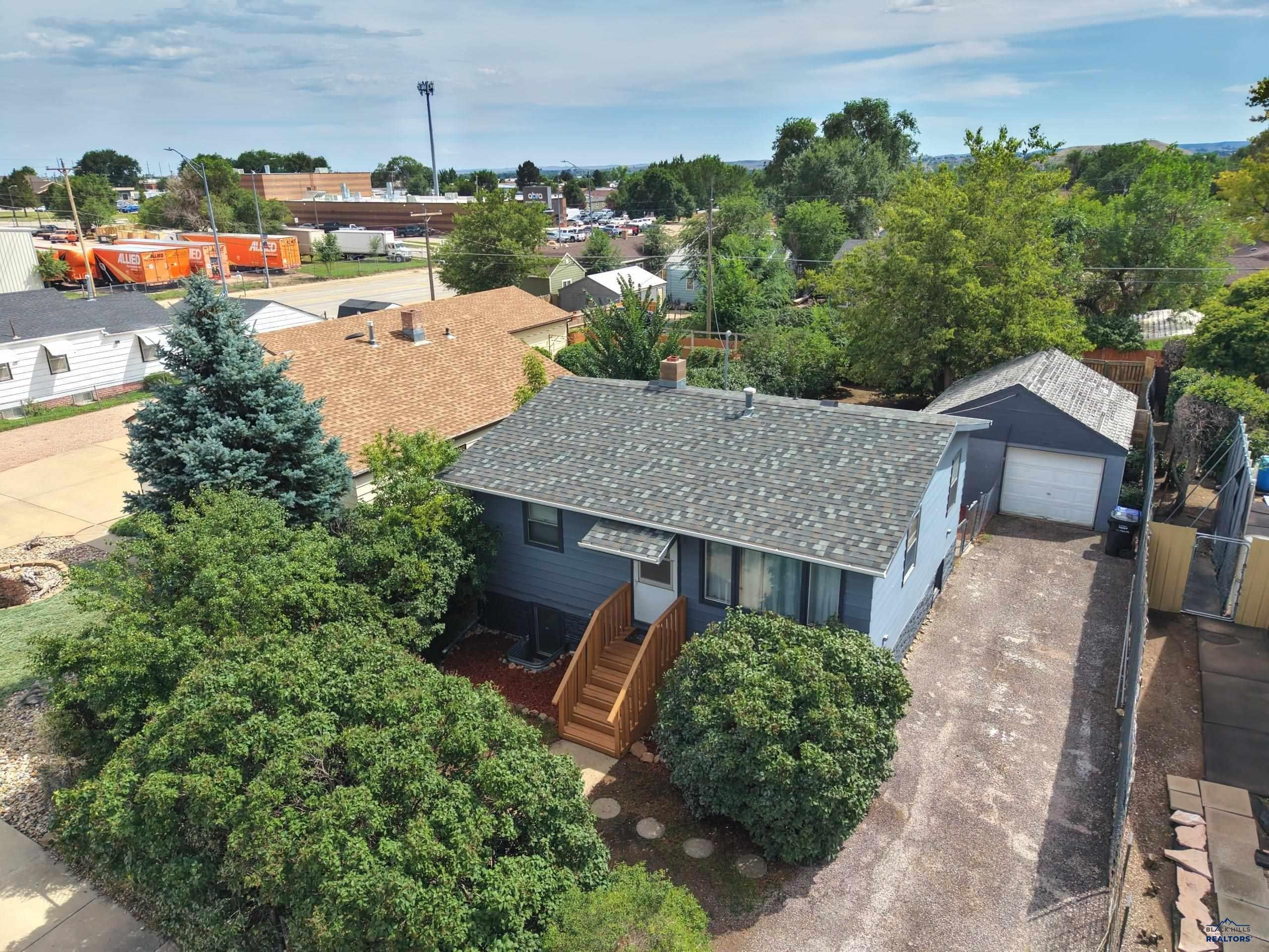 513 E Denver — photo