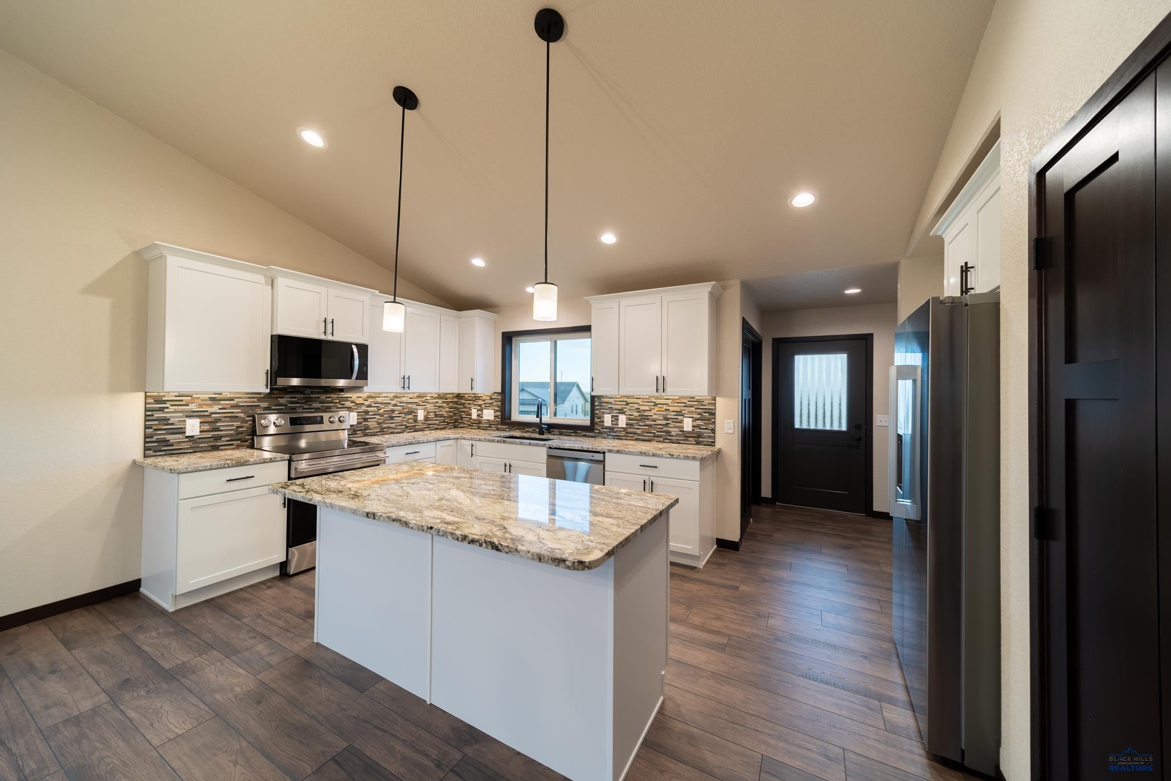 545 Denali Dr, Box Elder, SD 57719 — photo 2