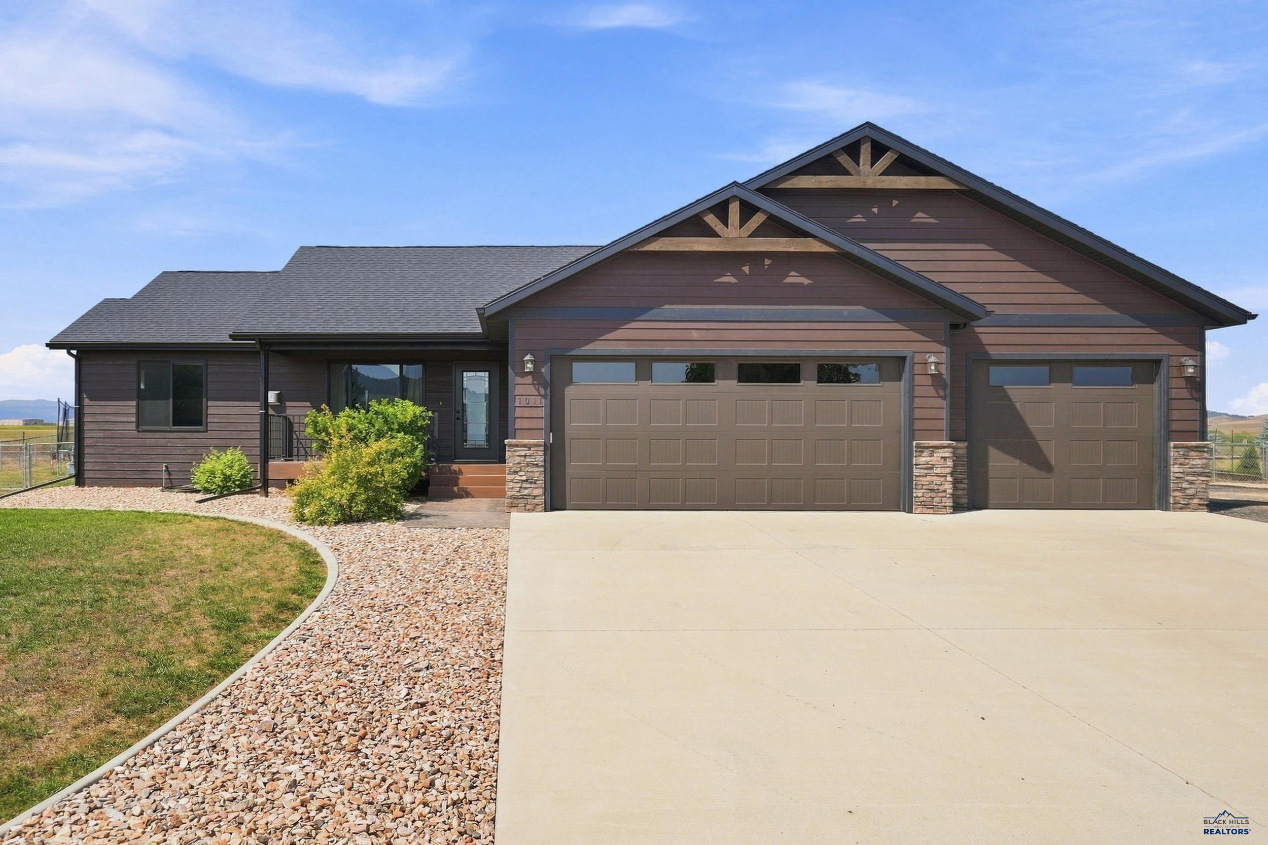 1011 Mac Ln — photo