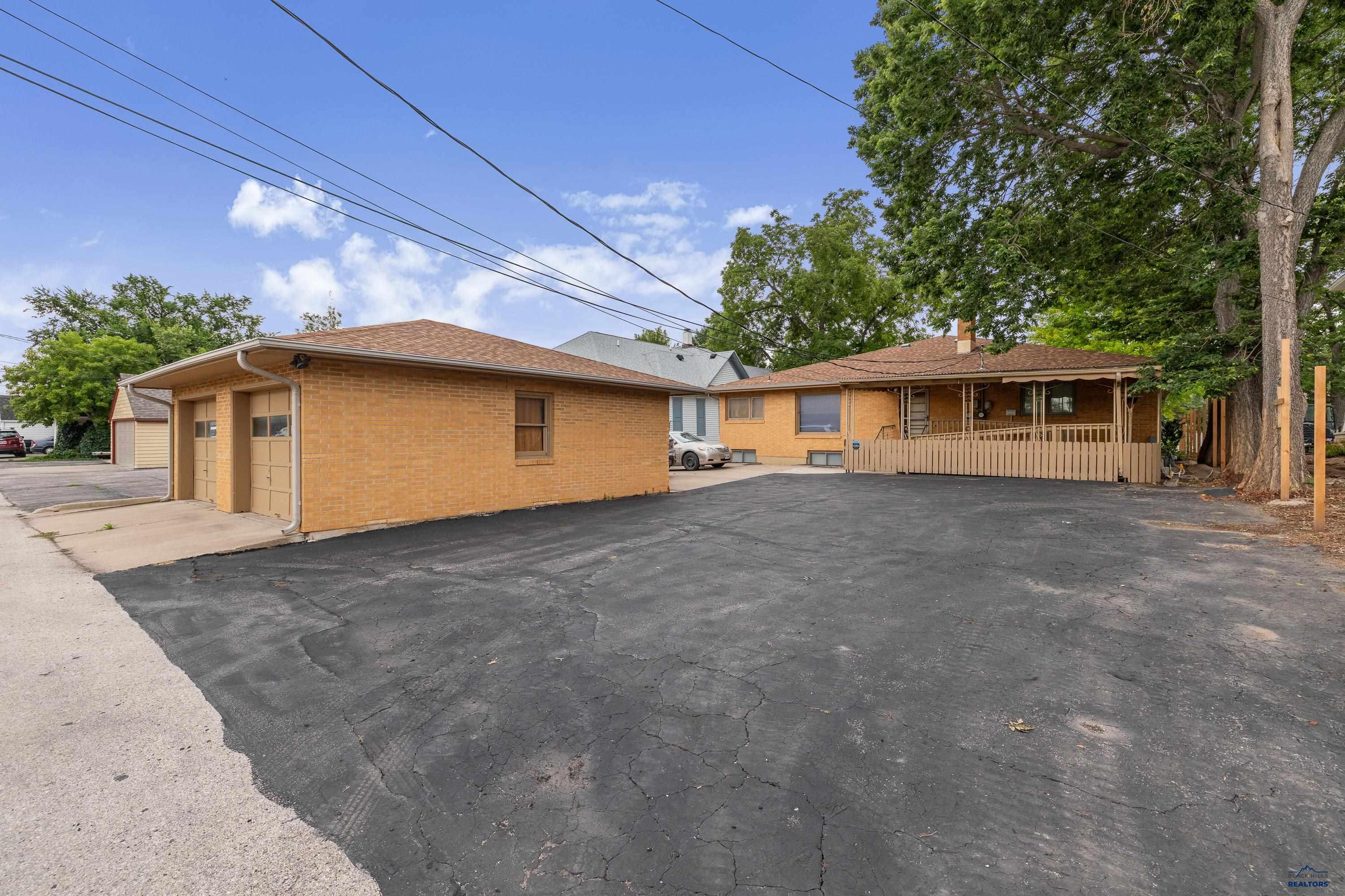 924 Quincy, Rapid City, SD 57701 — photo 2