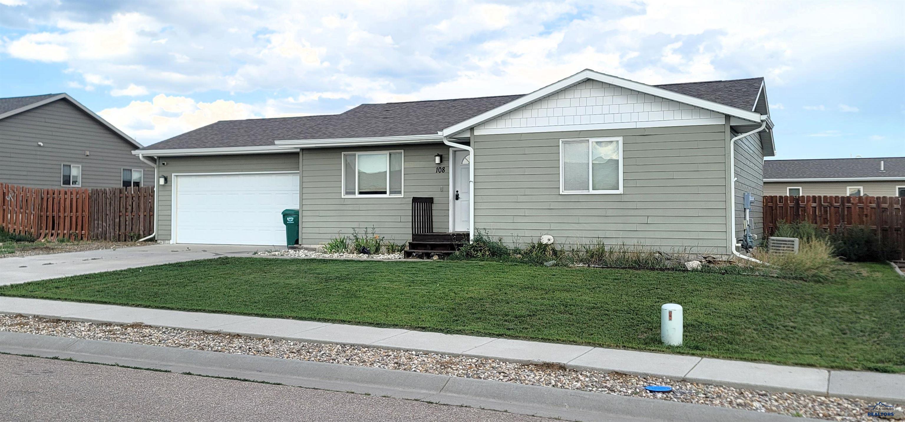 108 Maxwell Dr — photo