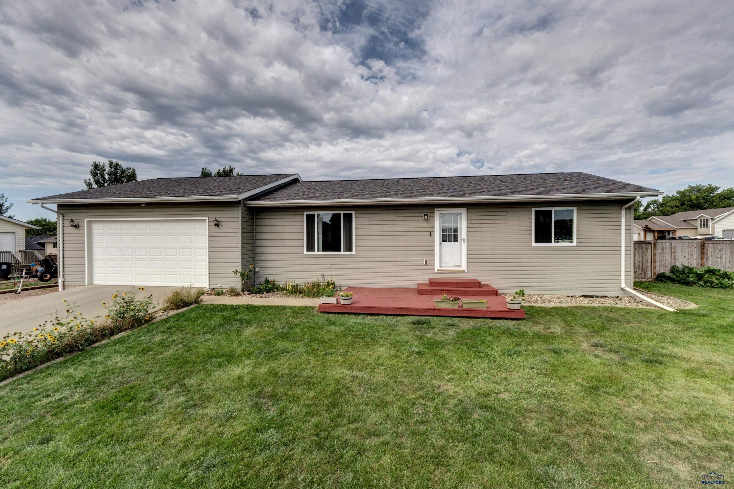 115 Springer Dr — photo