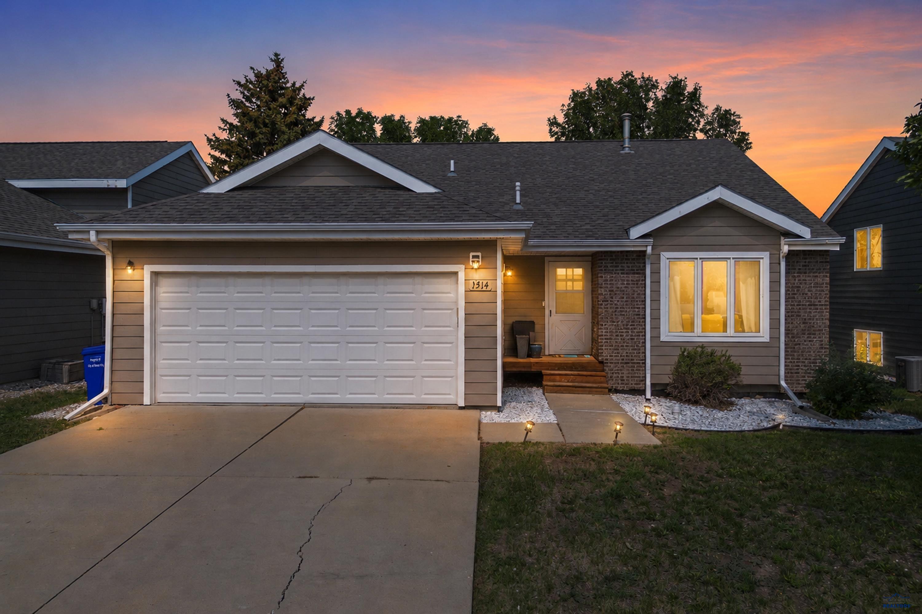 1214 Range View Cir — photo