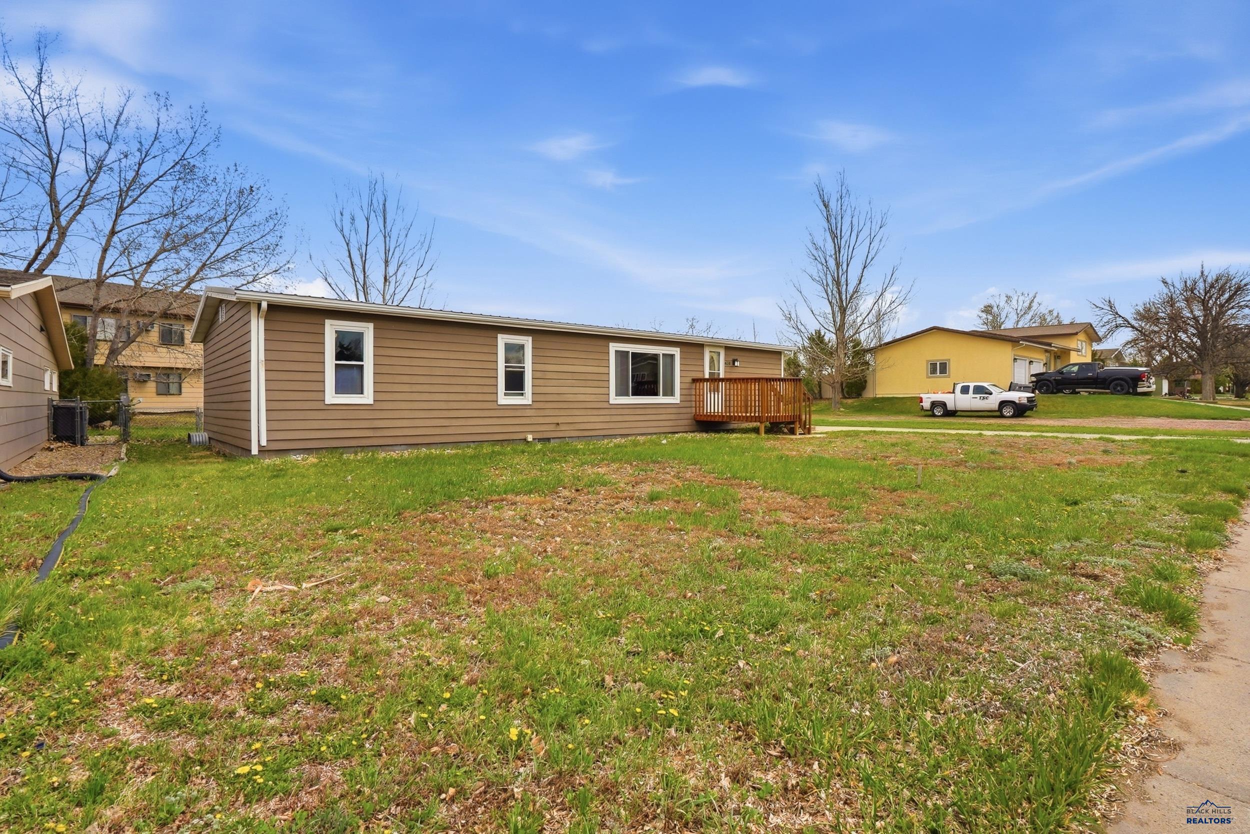 610 Hustead Street, Wall, SD 57790 — photo 3