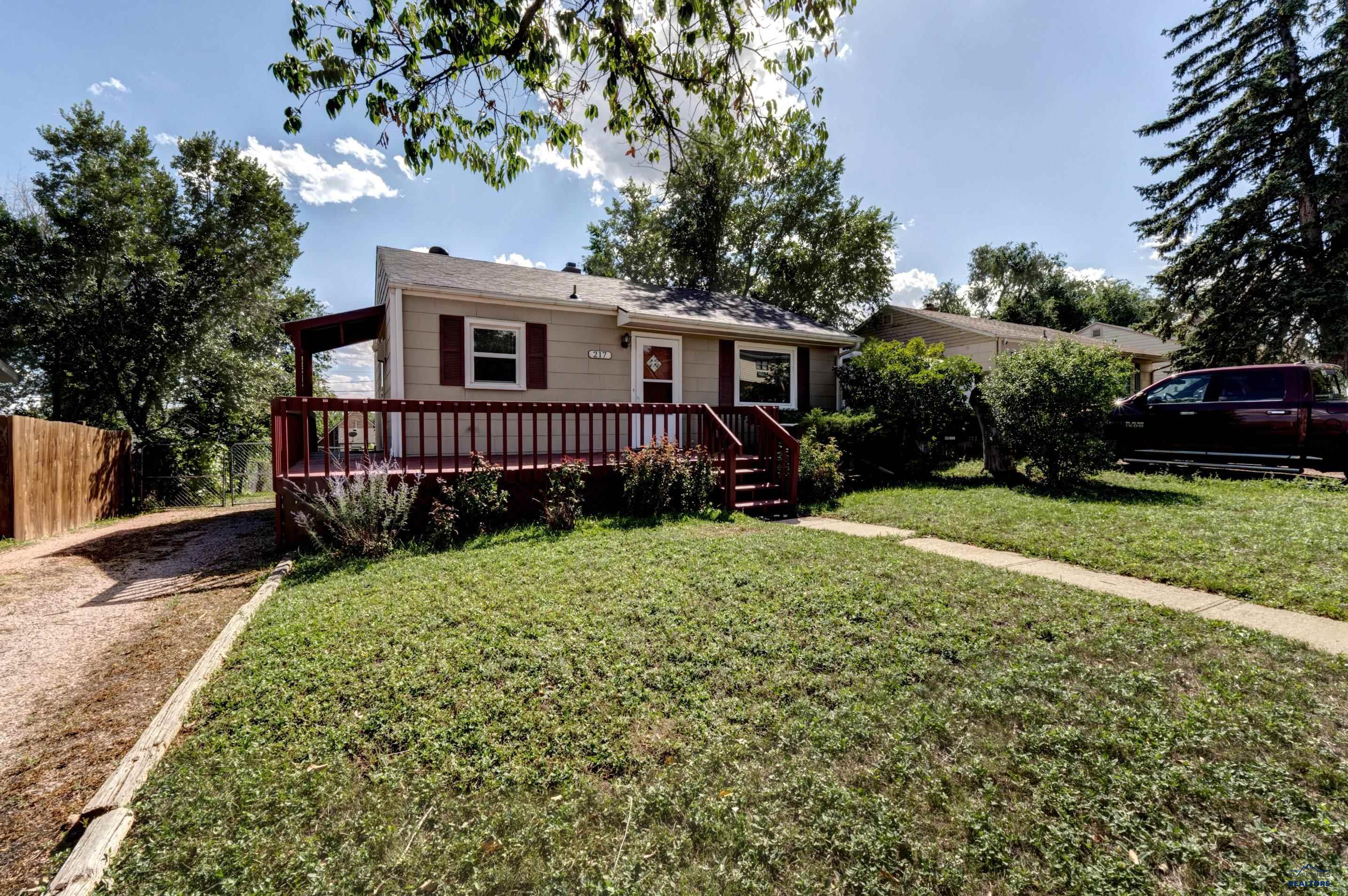 217 E St Francis, Rapid City, SD 57701 — photo 2