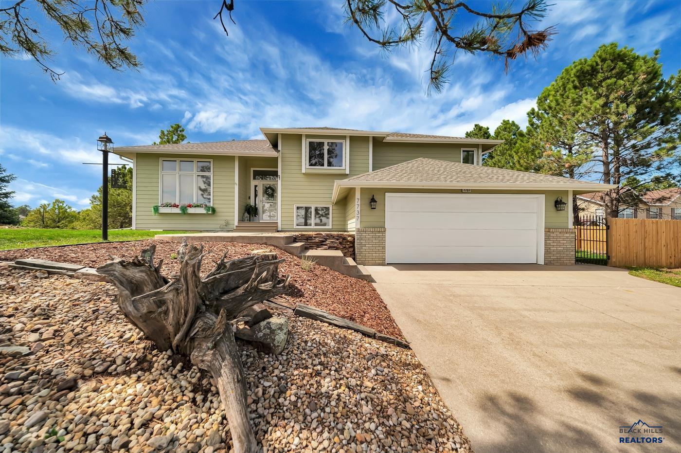 7737 Columbine Ct — photo