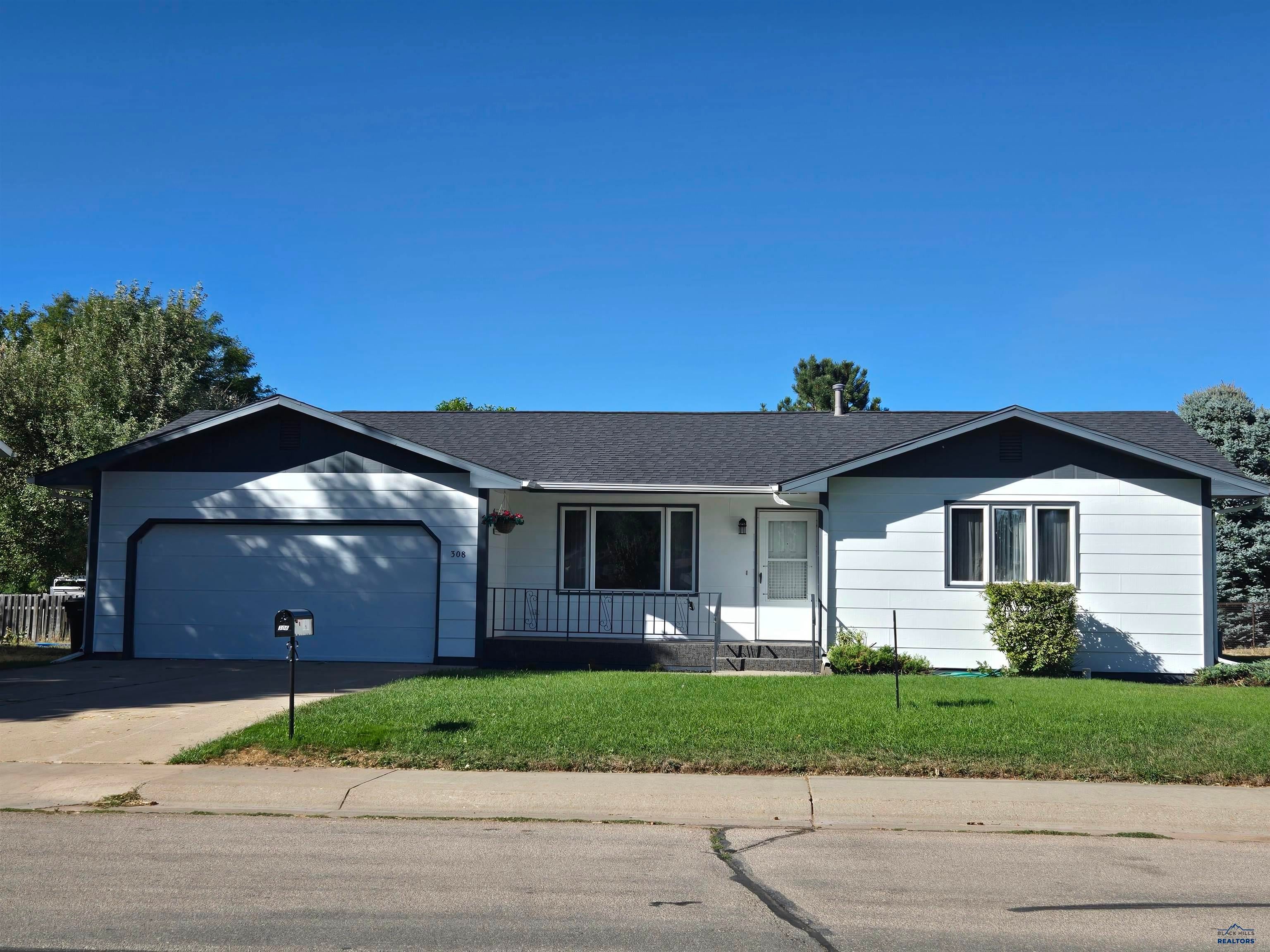 308 Oriole Dr — photo