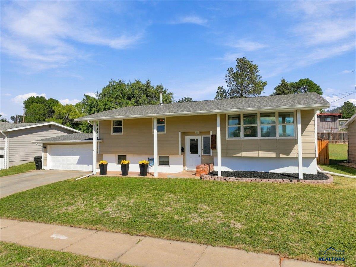 2936 Country Club Dr — photo